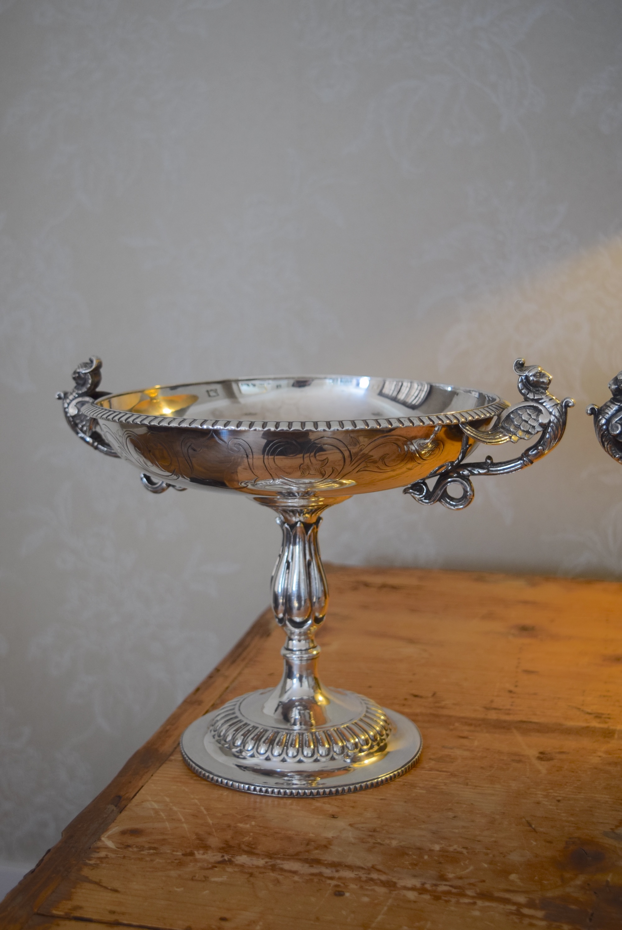 BEAUTIFUL VICTORIAN SILVER TAZZAS LARGE SIZE - APPROX. 850G (GRAMS) EACH - 95% PURE SILVER (AG) - Image 4 of 9