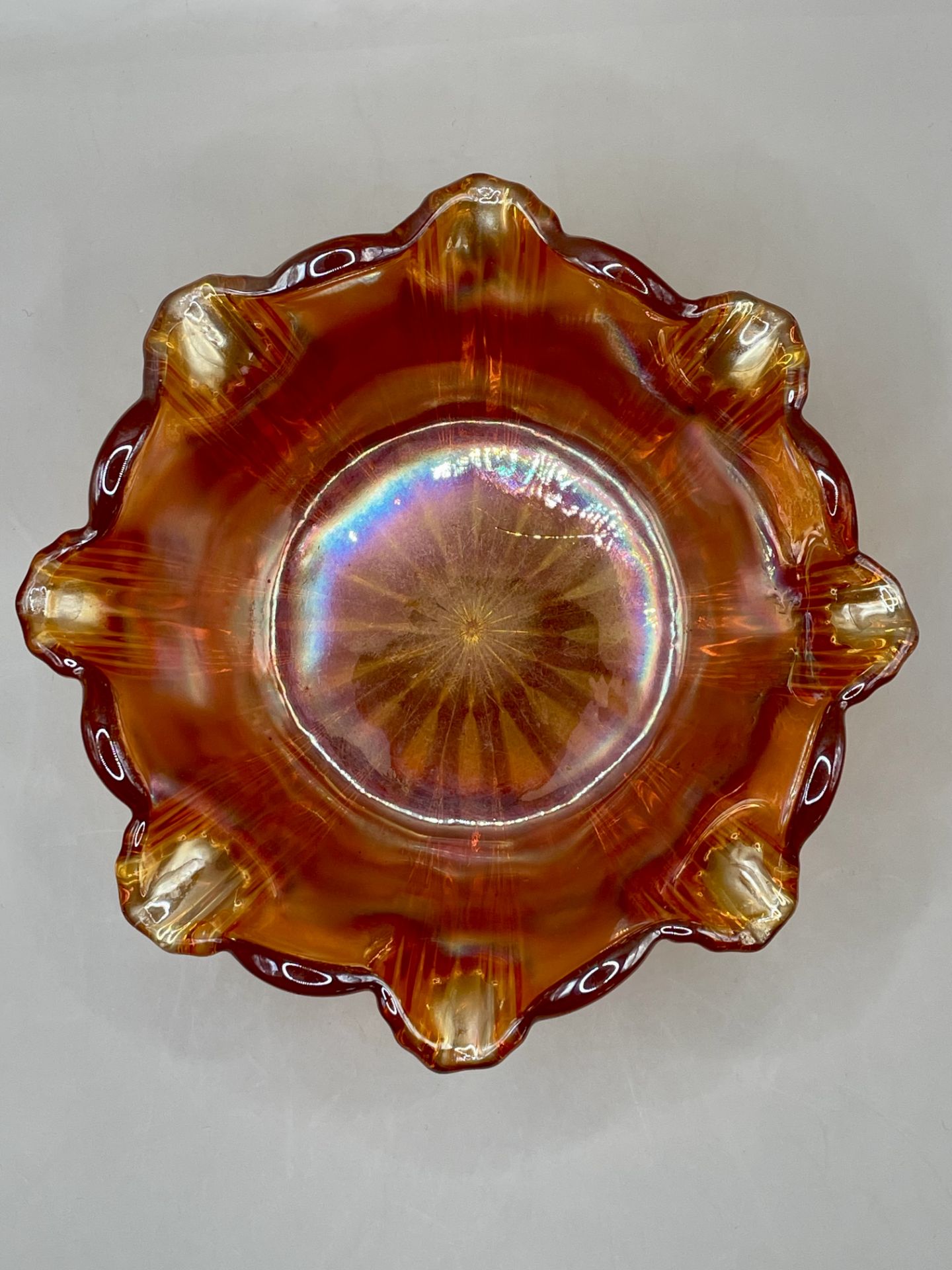 An original  Victorian Carnival Glass Bowl great condition. - Image 3 of 5