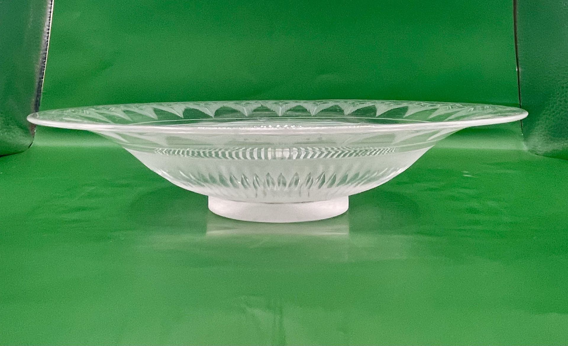 Victorian Etched glass bowl lovely condition rare item.  - Image 2 of 5