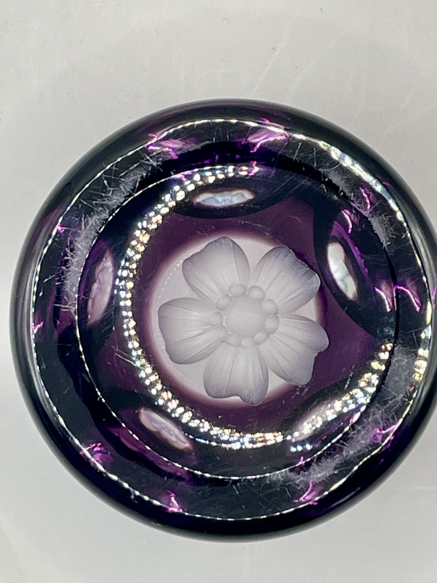 Vintage English Crystal Purple Overlay Paperweight with Engraved Flower.  - Image 4 of 5