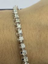 STUNNING 4.00ct DIAMOND TENNIS BRACELET SET IN WHITE GOLD - F/G/H SI1 APPROX - £5650 INS VALUATION