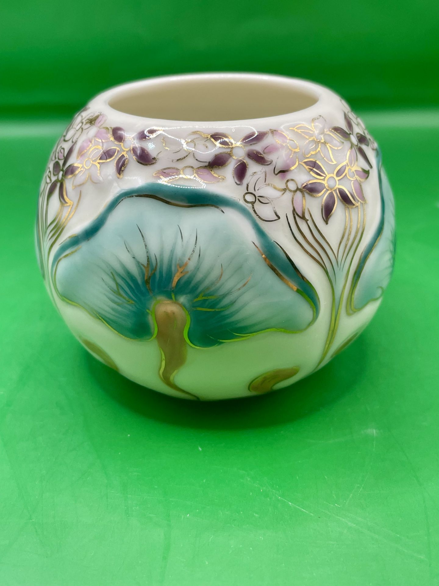 Zsolnay hand painted bud vase, a small decorative item with a unique decoration, marked on the base, - Image 3 of 7