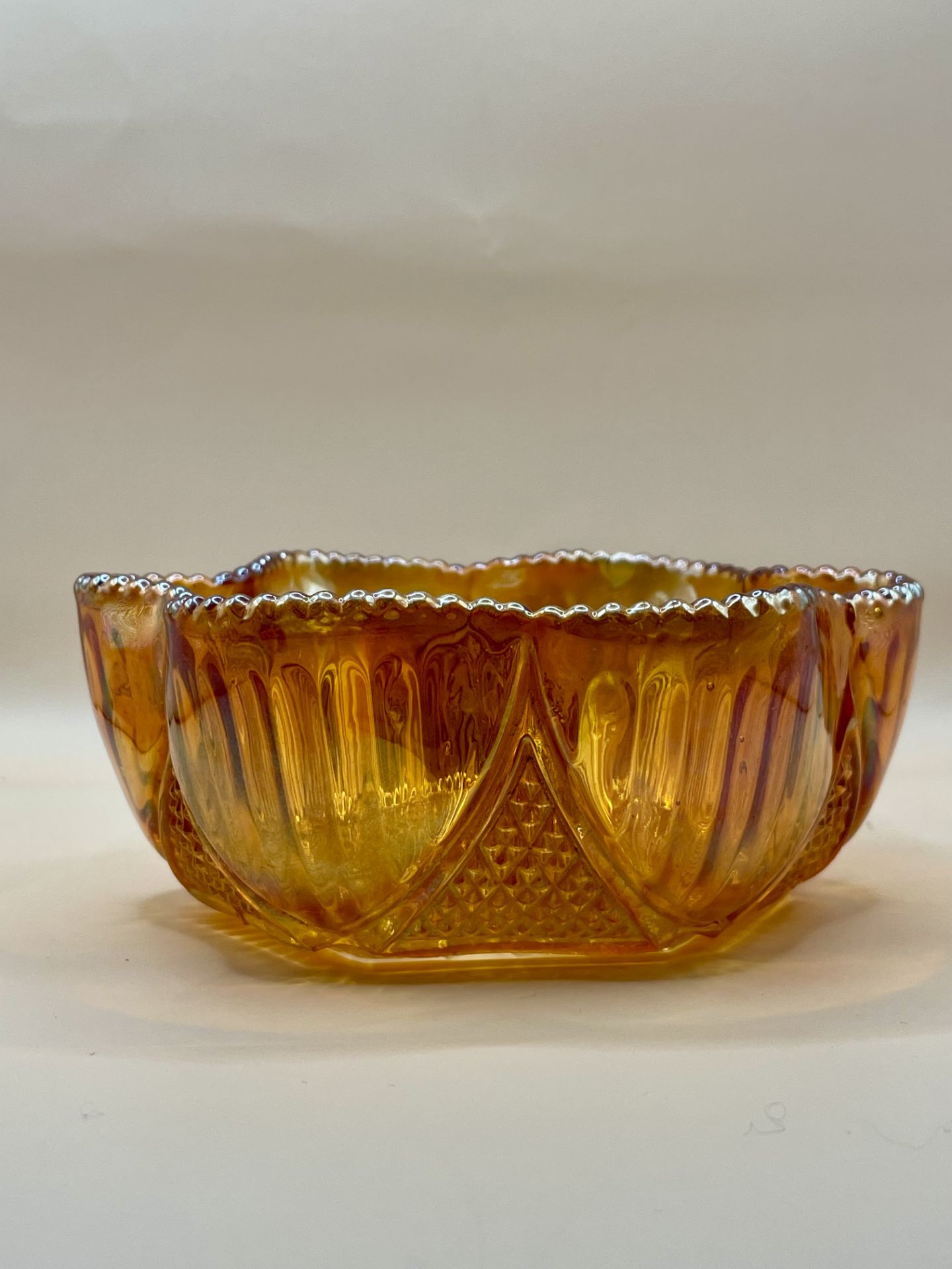 An original Amber Victorian carnival glass bowl excellent condition.  - Image 4 of 7