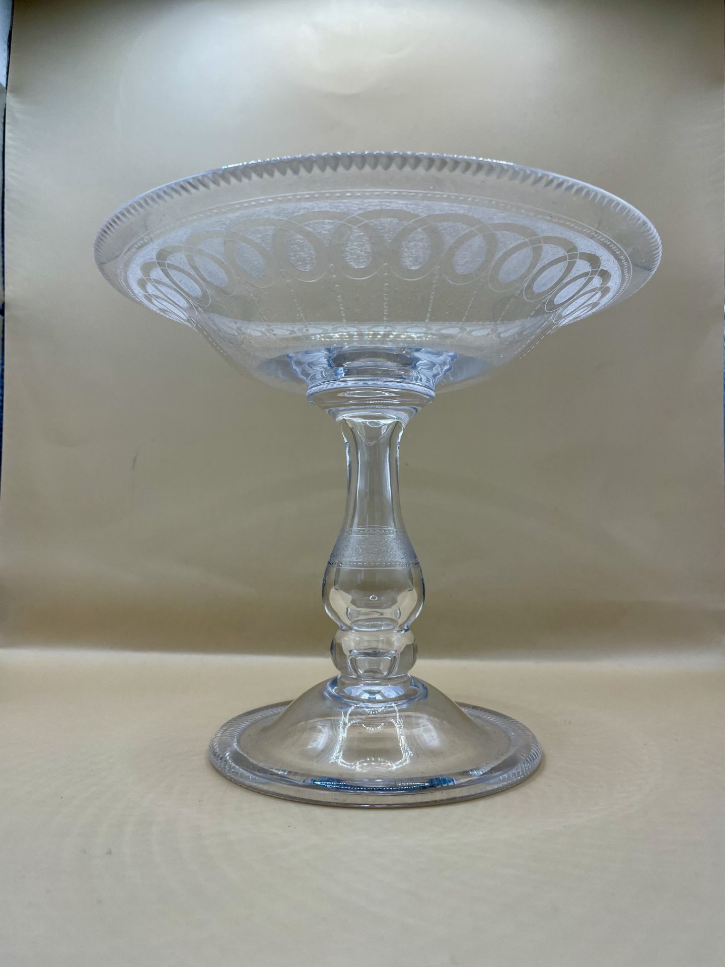 A Victorian glass 1860s Tazza in excellent condition.&nbsp; - Image 3 of 5