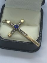 ANTIQUE BLUE SAPPHIRE AND DIAMOND CROSS APPROX. SIZE 5cm APPROX. 6g WEIGHT