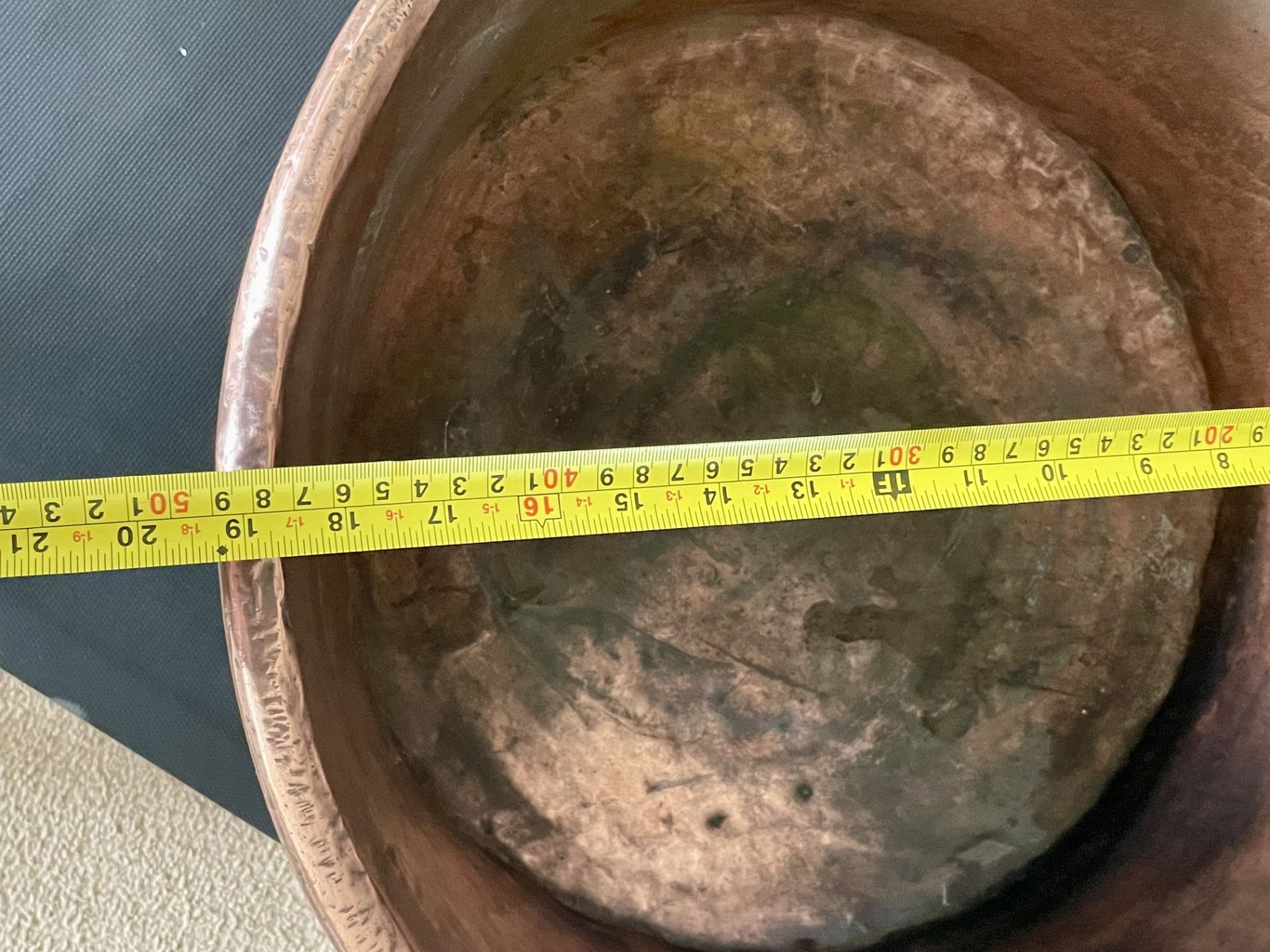 18th century Large copper with iron handle cauldron.  see photos  - Image 6 of 12