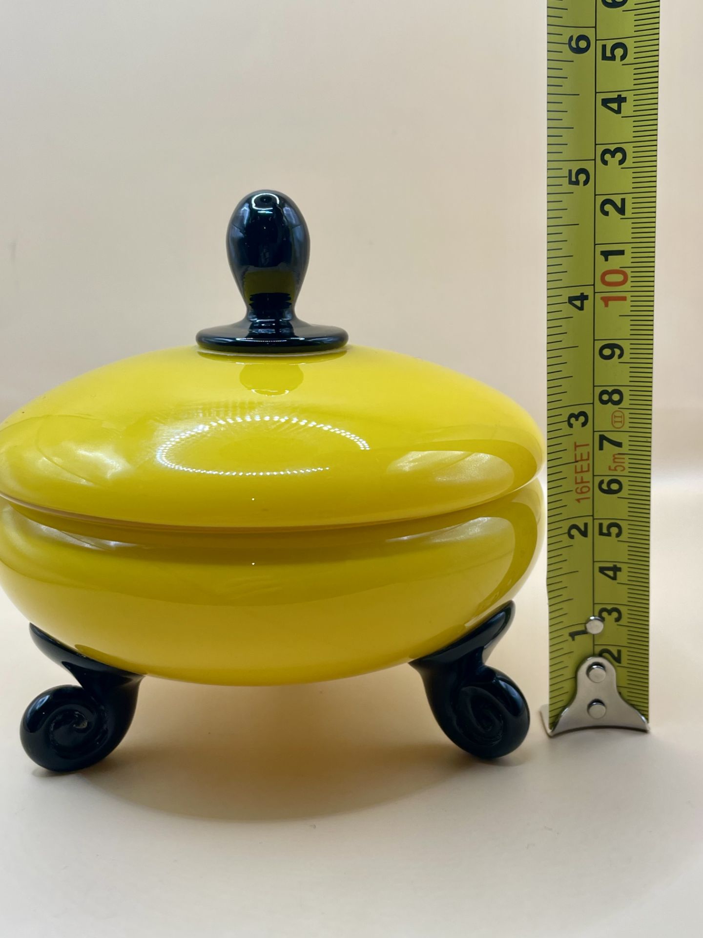 A lovely Art Deco Czech Yellow Lidded Tango Glass Powder Box Loezt Era  - Image 6 of 6