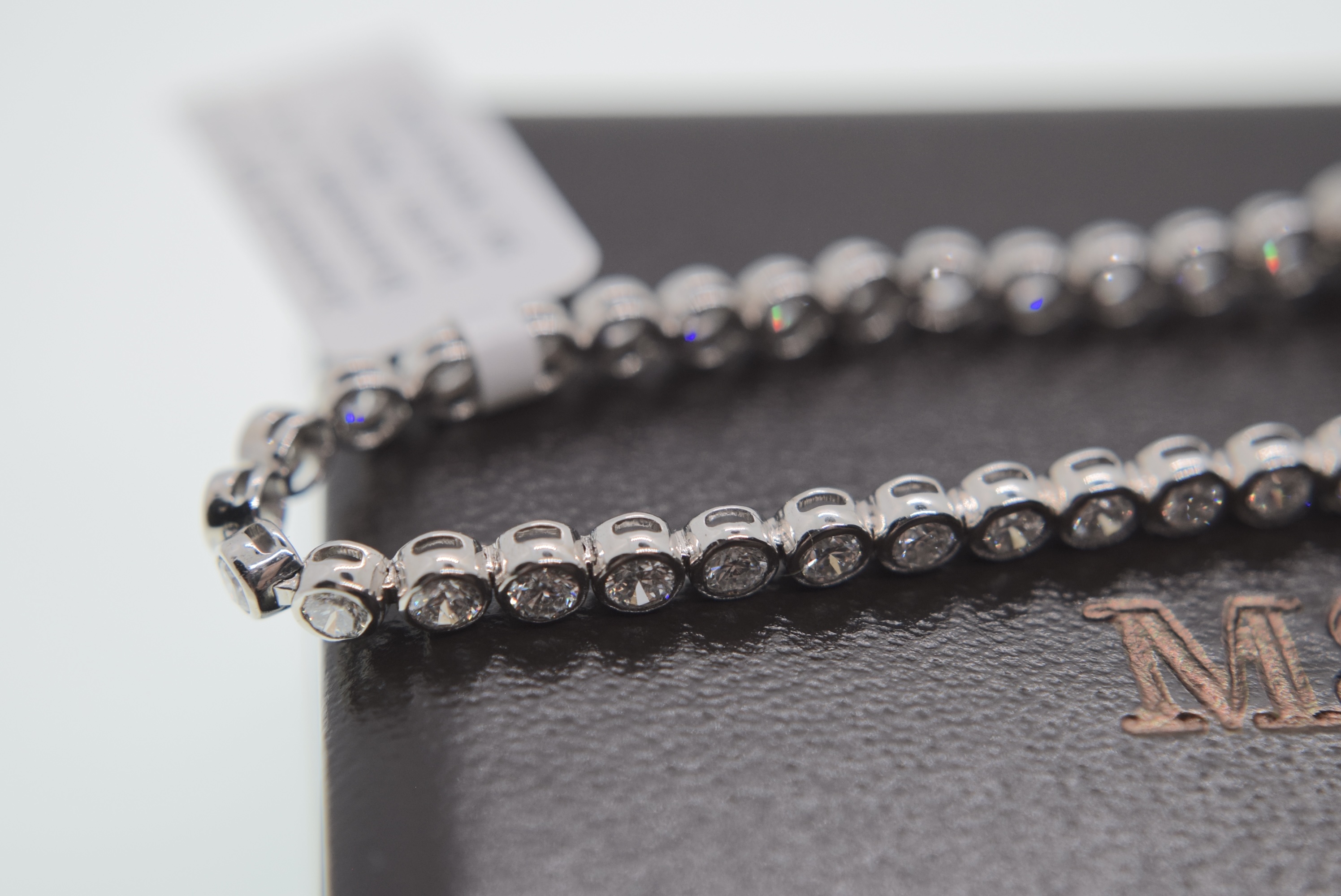 3.21CT DIAMOND TENNIS BRACELET (F/SI) 7" LENGTH IN 9CT WHITE GOLD (RUBOVER SET) - Image 5 of 5