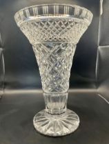 1930s American Brilliant Style Lead Crystal Diamond Cut Glass Medium Size Posy Footed Vase Pedestal