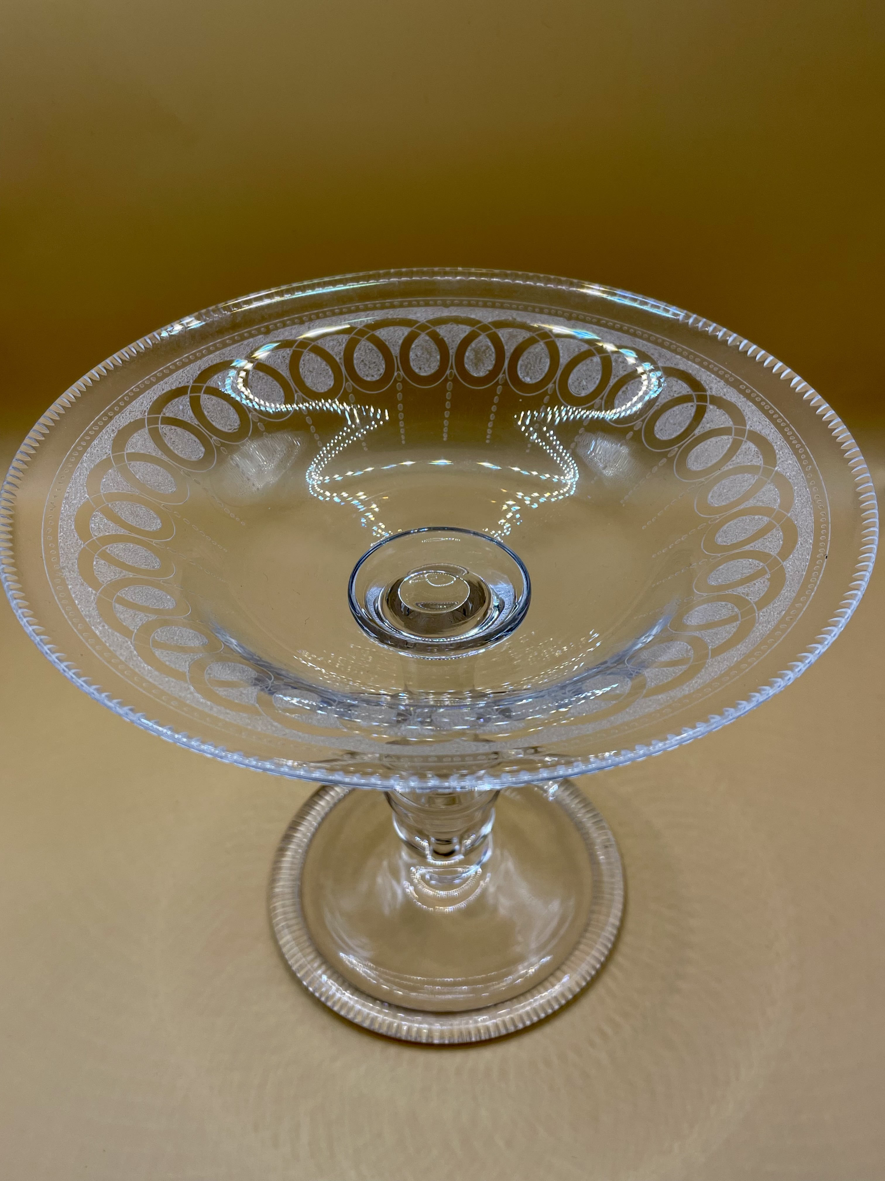 Early Victorian 1860s Glass etched Tazza / Cake stand&nbsp; &nbsp; - Image 3 of 9