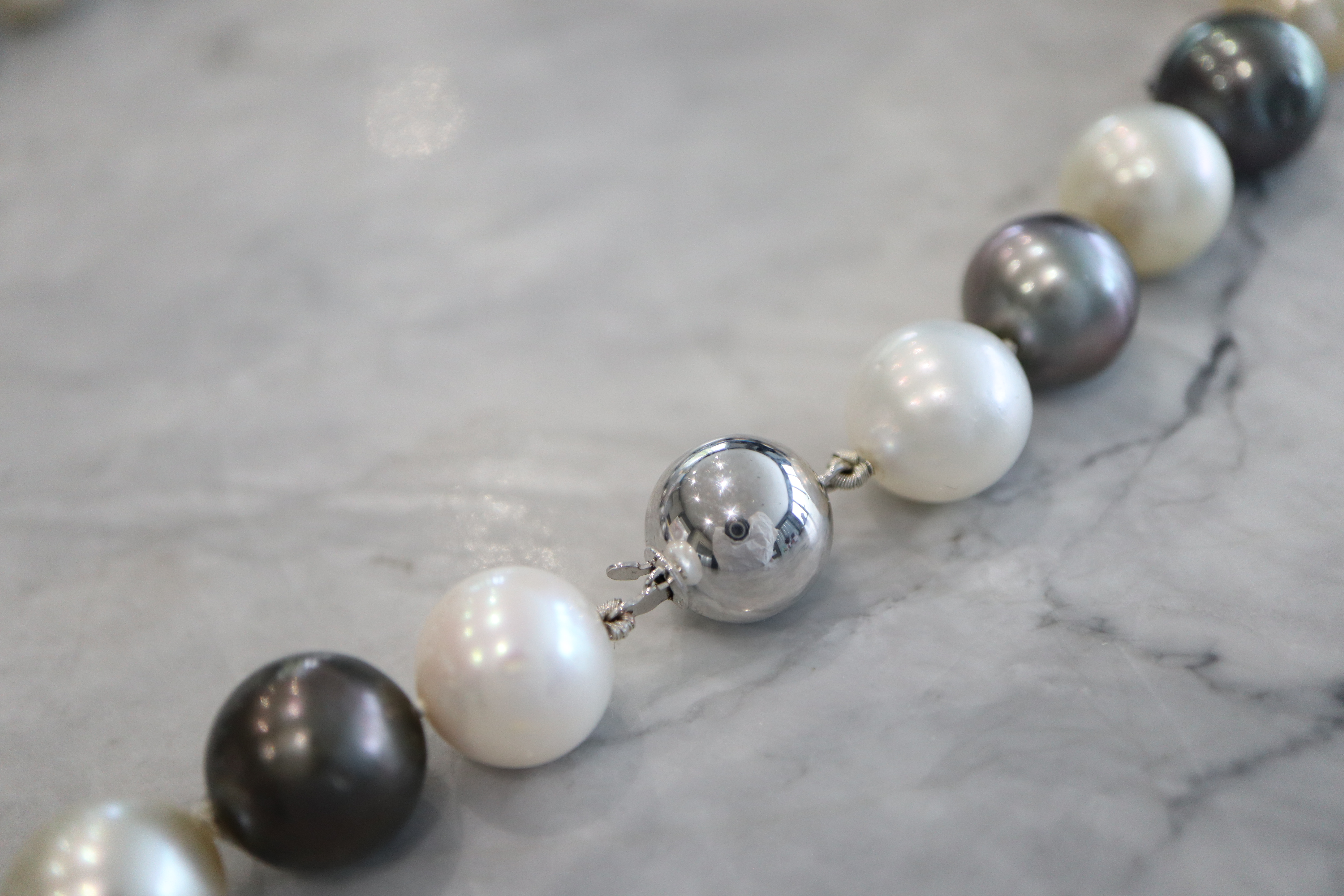 18K GOLD & SOUTH SEA TAHITIAN PEARL NECKLACE - Image 3 of 4