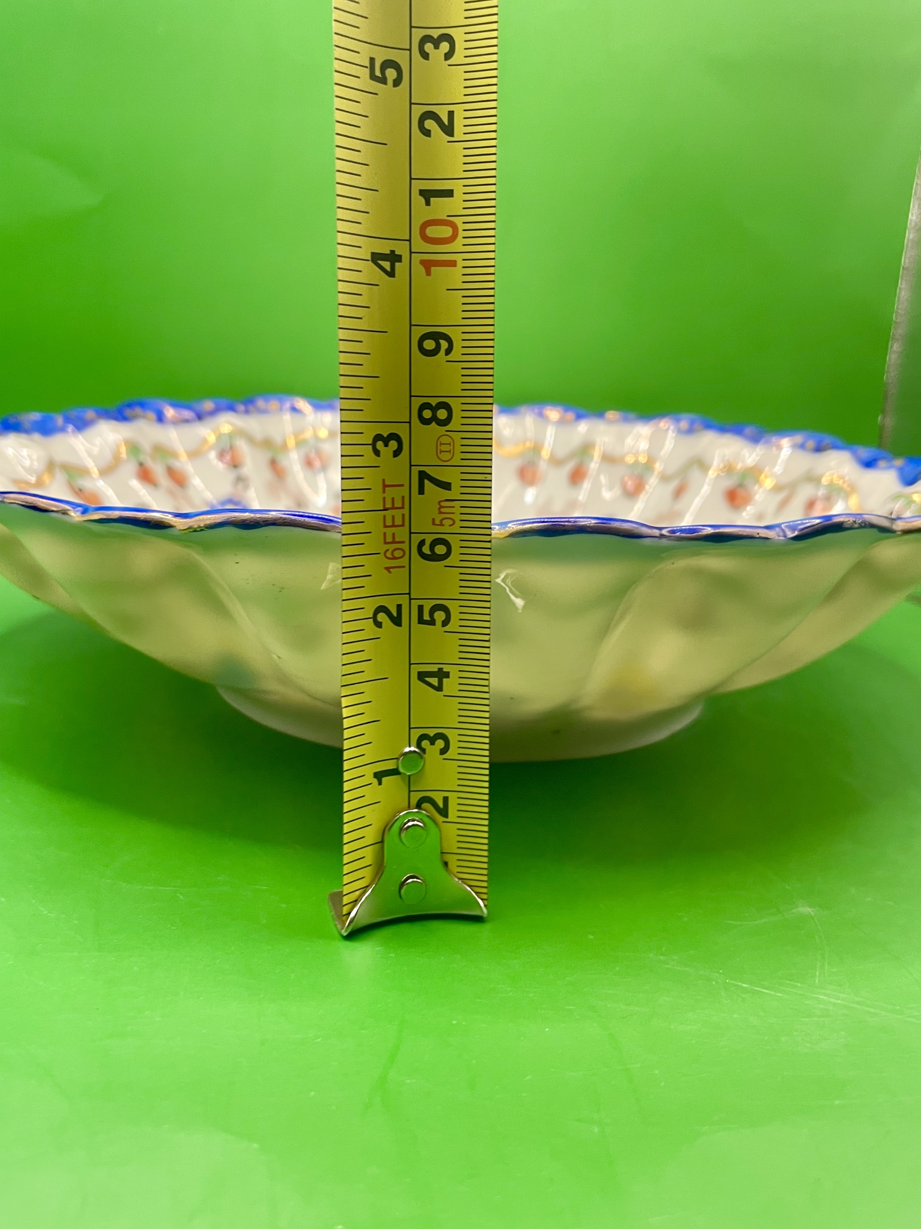 Large 19th century frilled or shell like bowl nicely made and hand painted. - Image 7 of 7