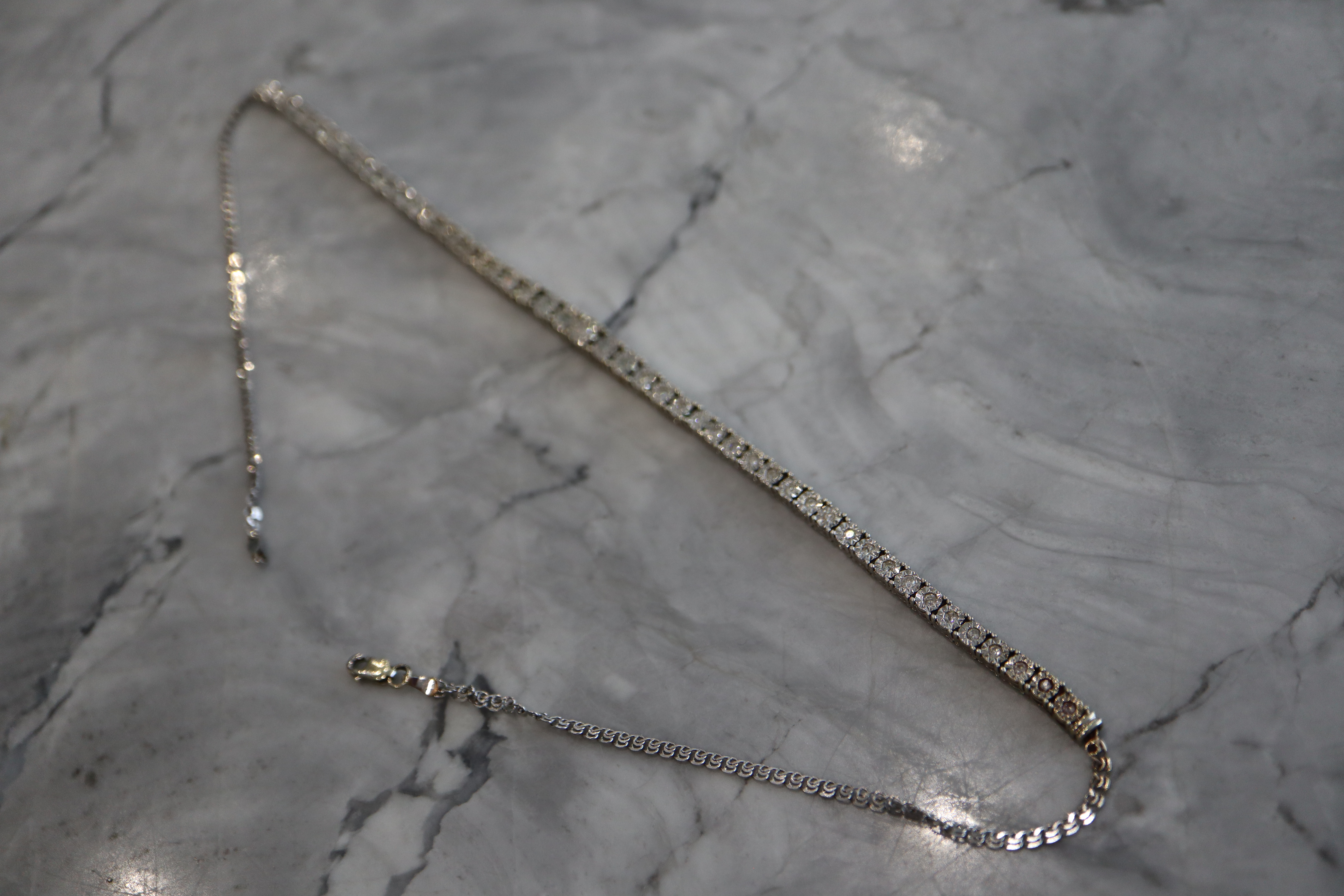 LADIES DIAMOND NECKLACE set in 9K GOLD - Image 3 of 4