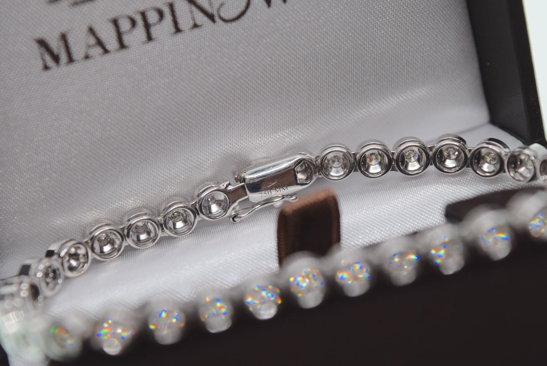 18CT WHITE GOLD (23 GRAMS) 4CT VVS DIAMOND TENNIS BRACELET - WITH £10,000 VALUATION - Image 2 of 5