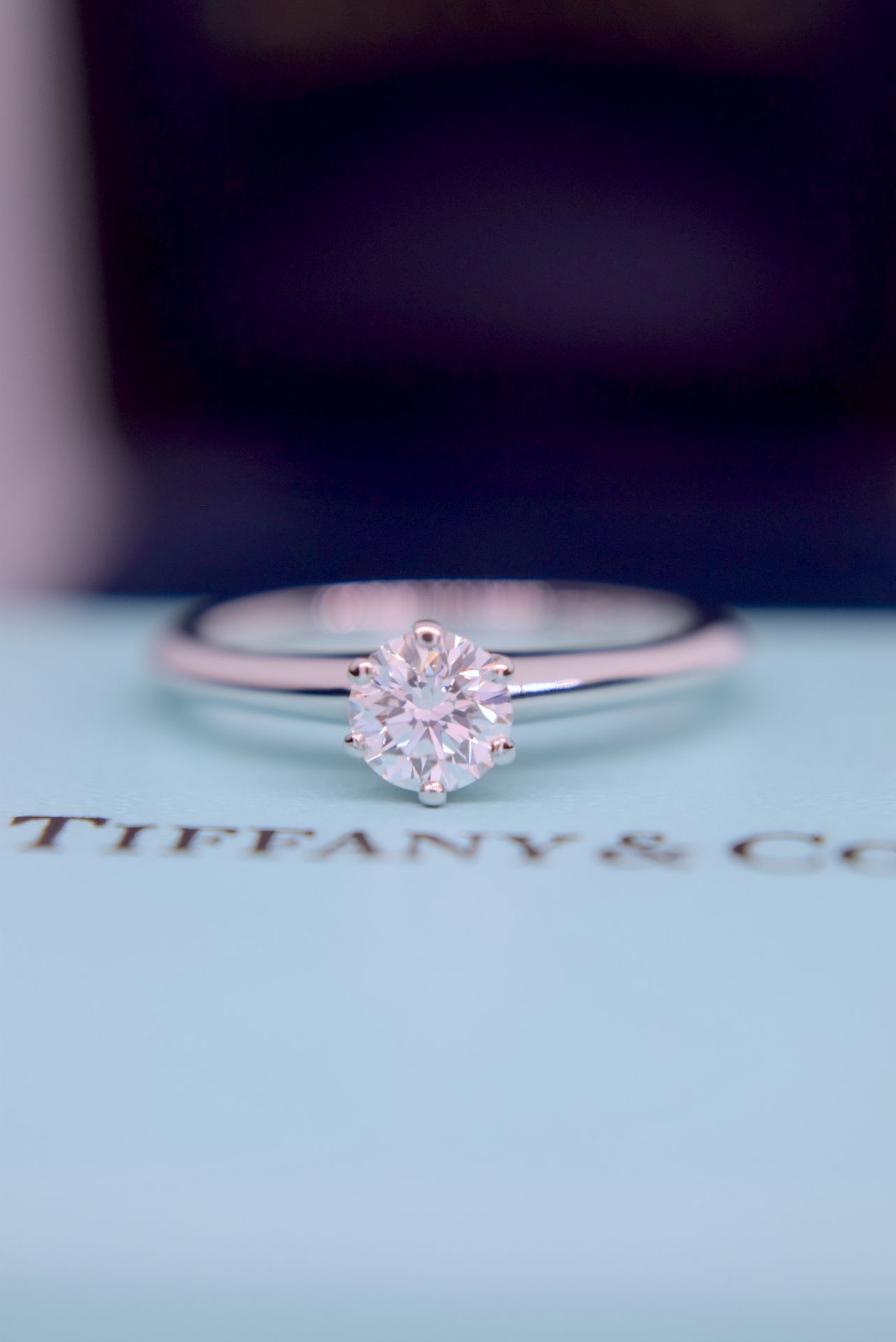 *HARRODS* TIFFANY & CO PLATINUM VVS2 DIAMOND SOLITAIRE RING "THE TIFFANY SETTING®" - BOX & CERT - Image 3 of 17