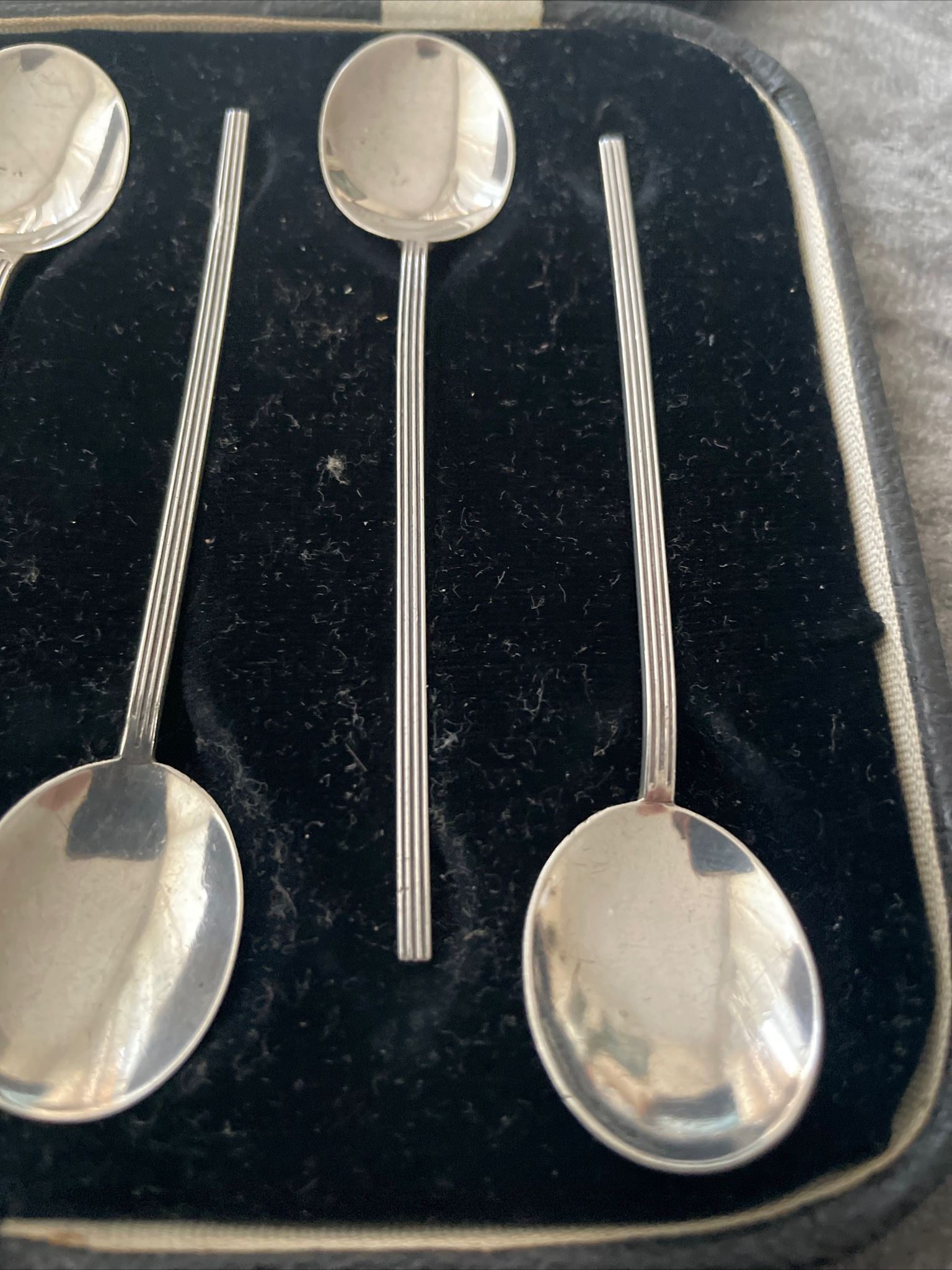 FINE BOXED STYLISH SILVER TEASPOON SET BY ROBERT PRINGLE & SON  - Image 8 of 8