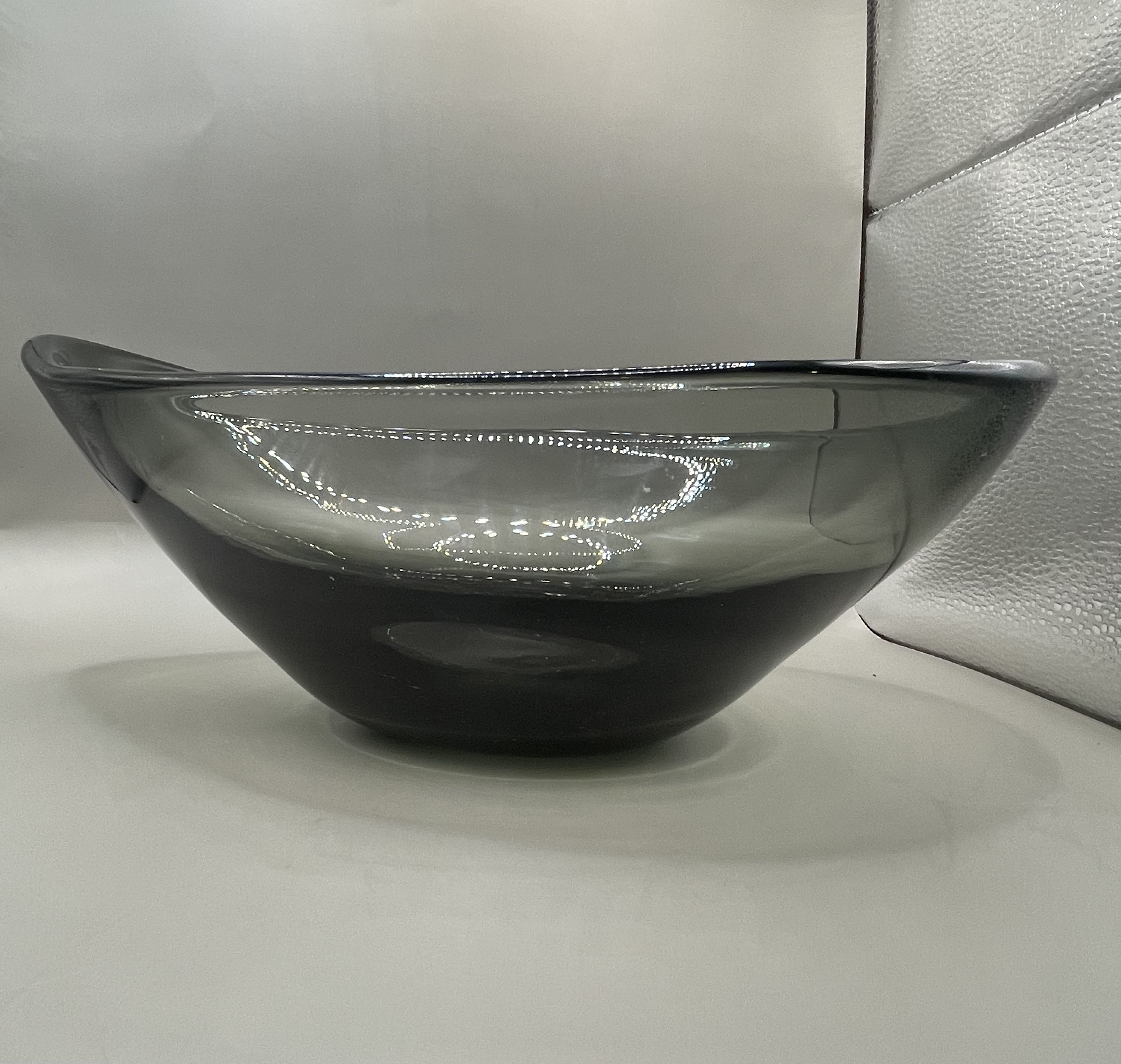 Lovely large Smokey black Murano/ Whitefriars Glass Bowl Centrepiece smooth design. - Bild 9 aus 10