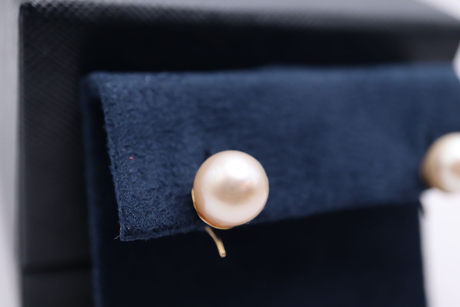 PEARL EARRINGS IN 14K GOLD SETTING - Image 2 of 3