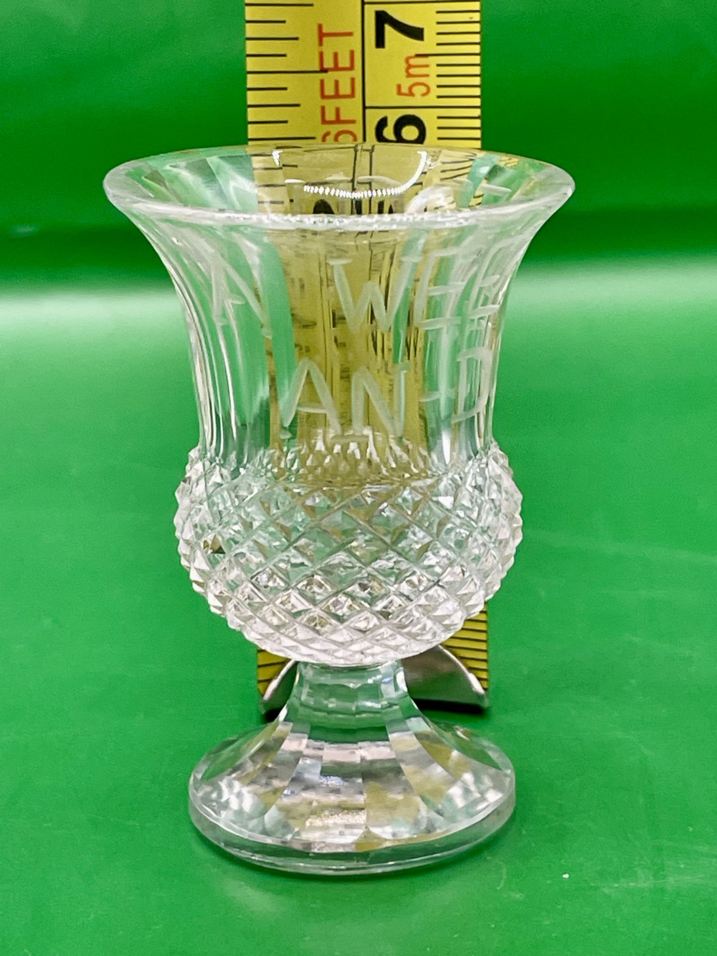 Scottish WW1  crystal cut thistle vase with motto “A WEE DEOCH AN DORRIS” - Image 3 of 7