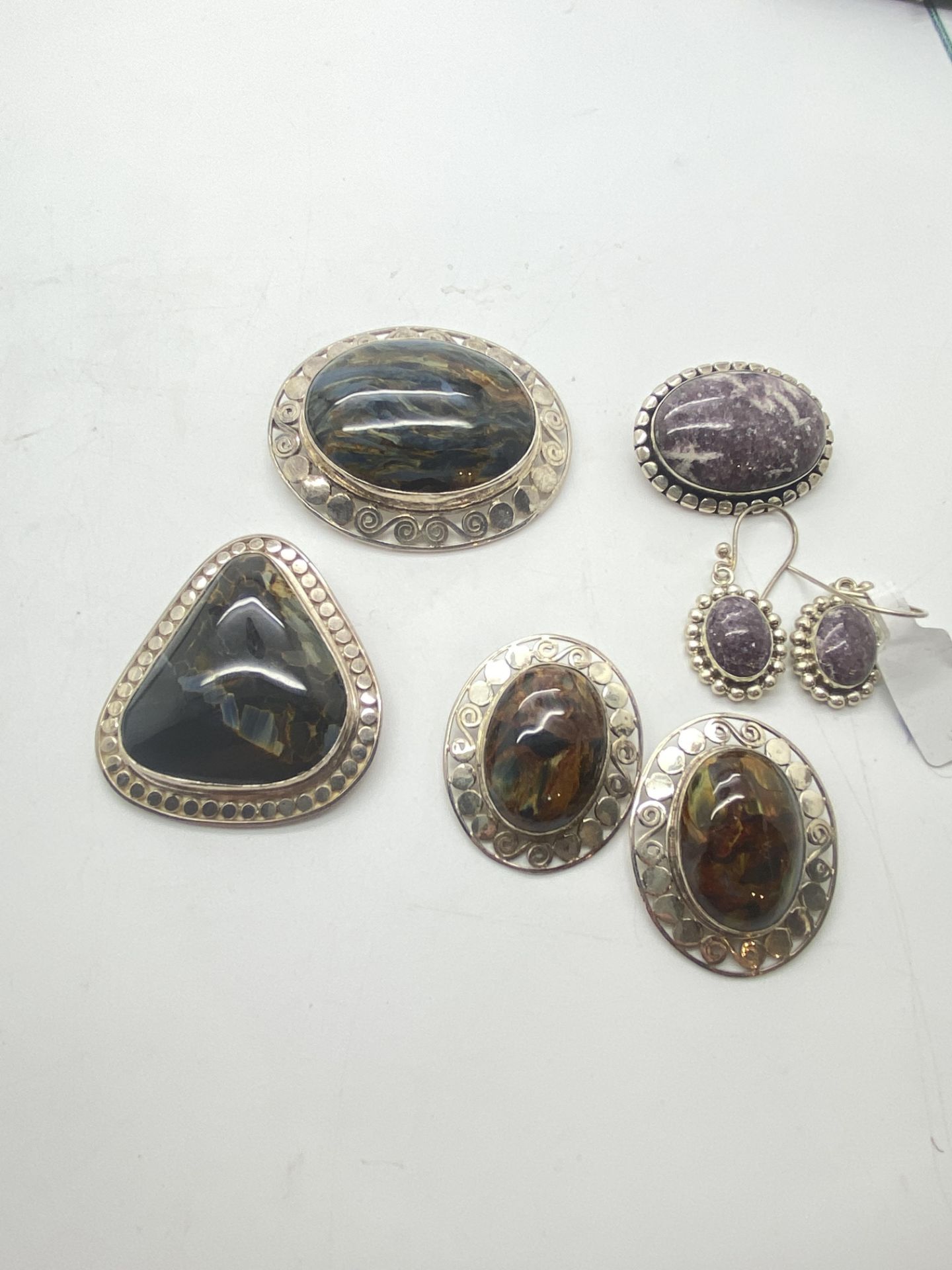 VARIOUS STONE SET 925 SILVER PENDANTS & EARRINGS