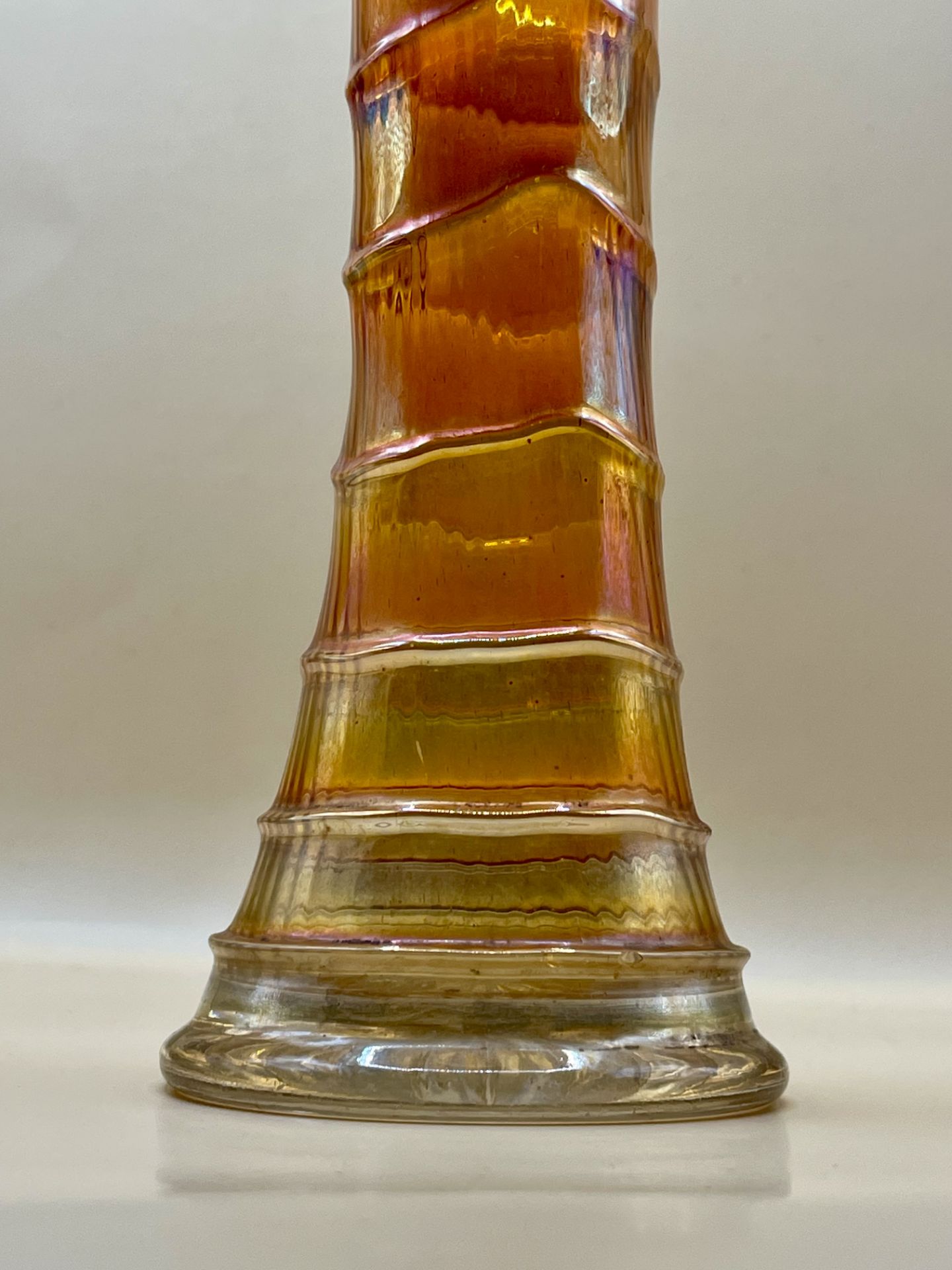 Tall Victorian Carnival Fentons Tall glass vase. Excellent condition.&nbsp; - Image 5 of 6