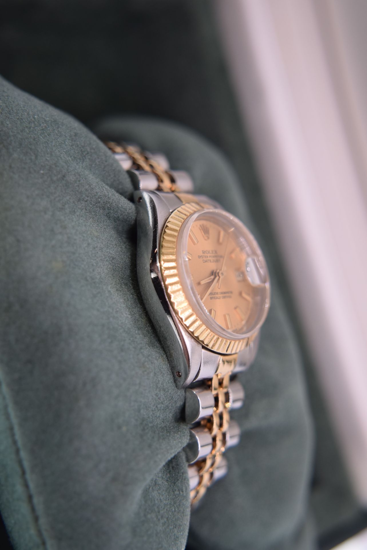 ROLEX 18K GOLD / STEEL DATEJUST (26MM) CHAMPAGNE DIAL/ JUBILEE BRACELET, FLUTED BEZEL - Image 4 of 6