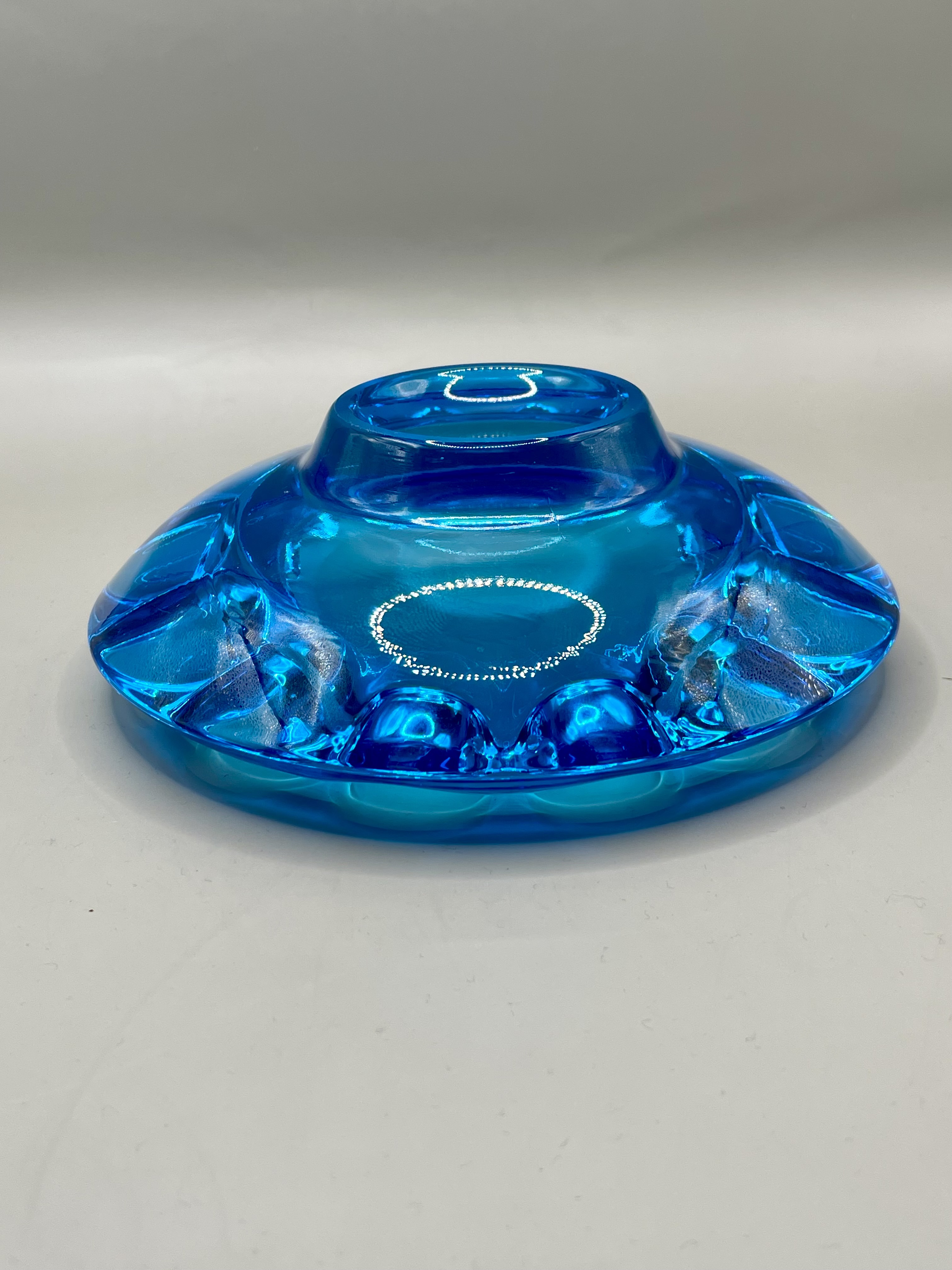 Lovely vintage heavy blue glass ashtray - UFO Shape / Design - Image 2 of 7