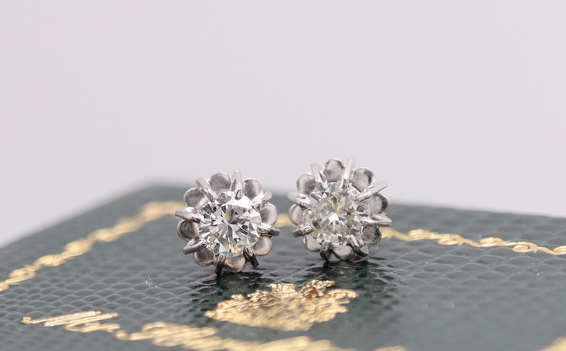 0.70CT DIAMOND STUD EARRINGS in 18K WHITE GOLD - Image 3 of 3