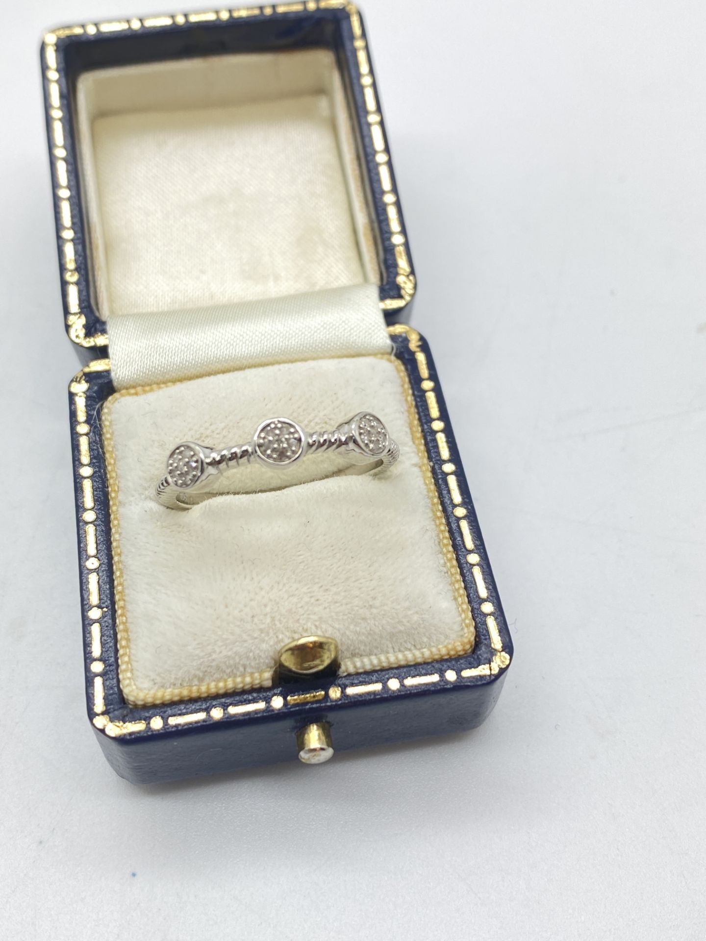 5 STONE DIAMOND RING SET IN 925 SILVER APPROX RING SIZE R