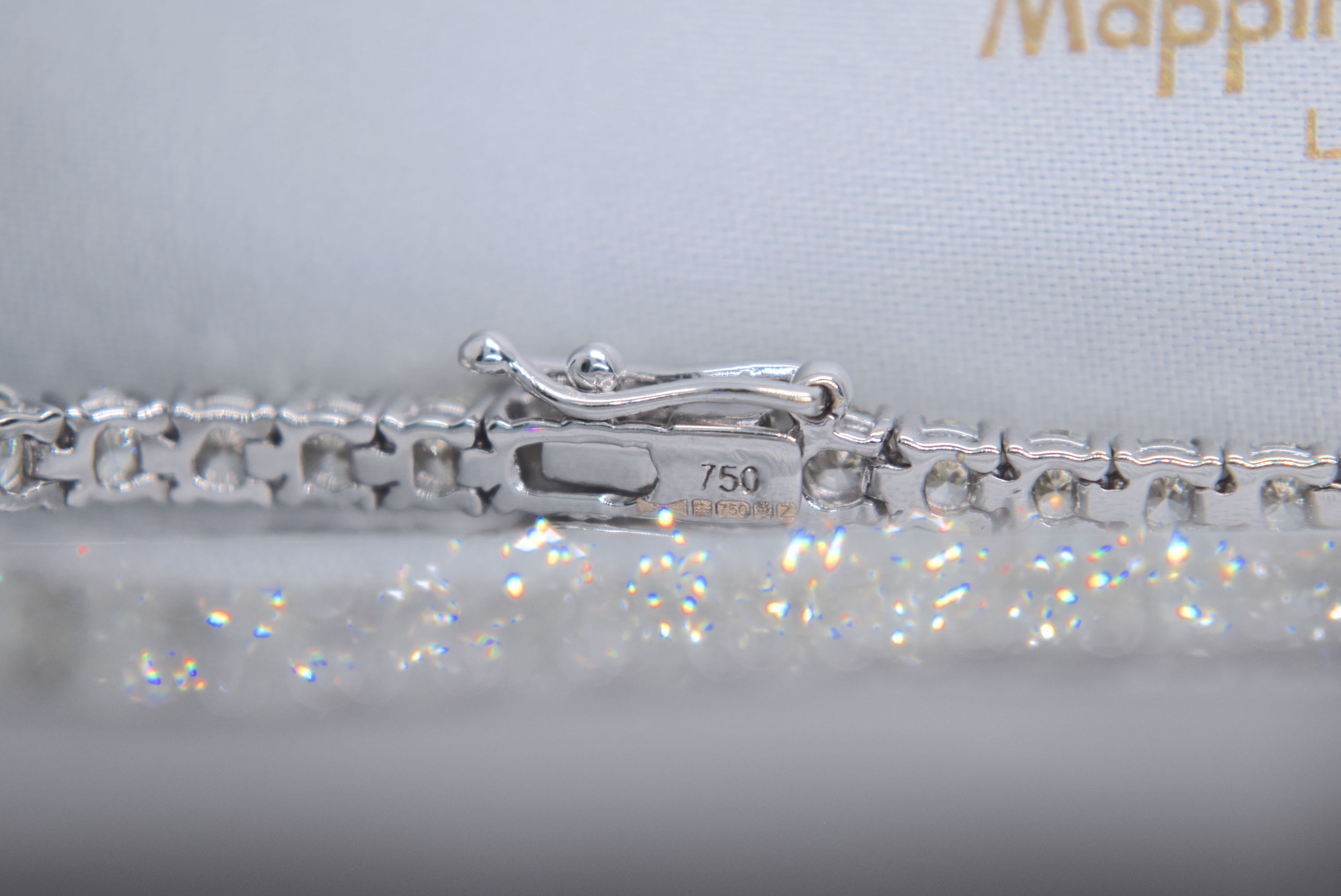 *STUNNING* 5.69CT *VVS/ E-F* DIAMOND BRILLIANT CUT 18CT WHITE GOLD TENNIS BRACELET (£18,950.00 CERT) - Image 9 of 12