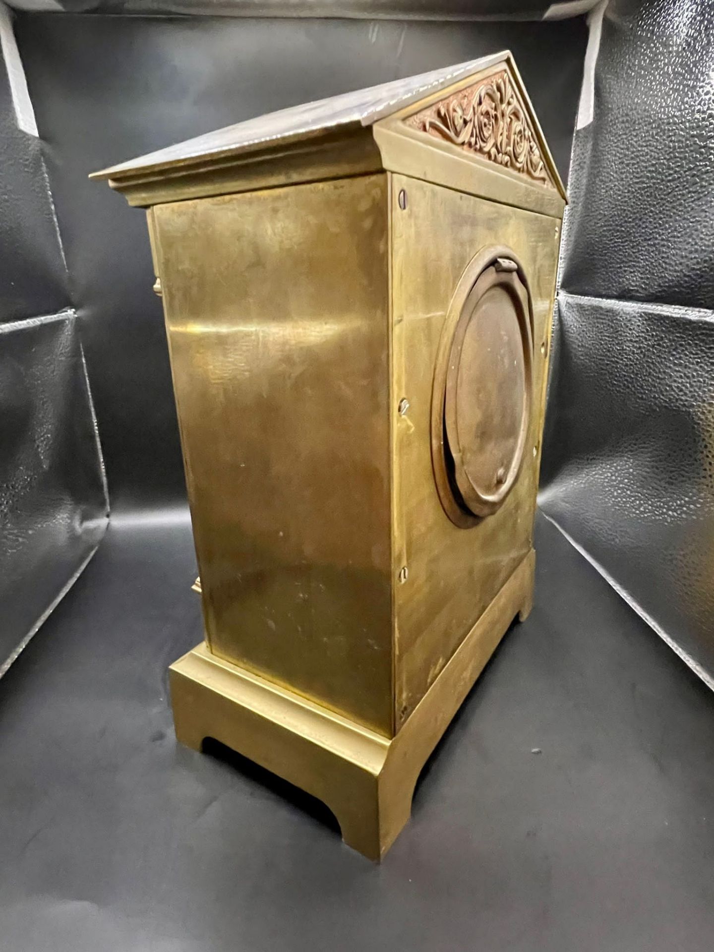 Late 19th century Brass Ansonia American mantel clock with lovely bevelled glass casing.  - Image 15 of 23