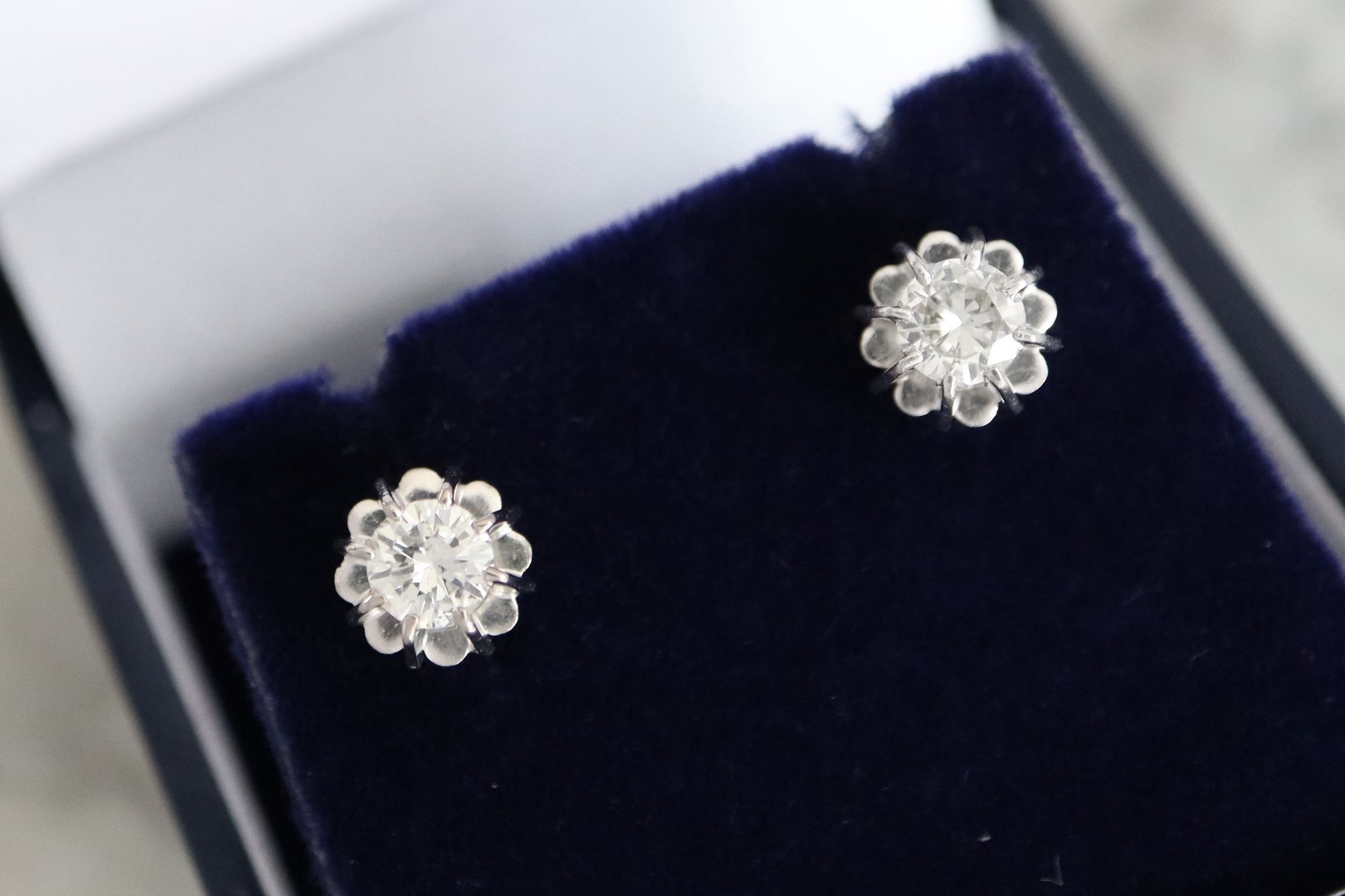 0.70CT DIAMOND STUD EARRINGS in 18K WHITE GOLD