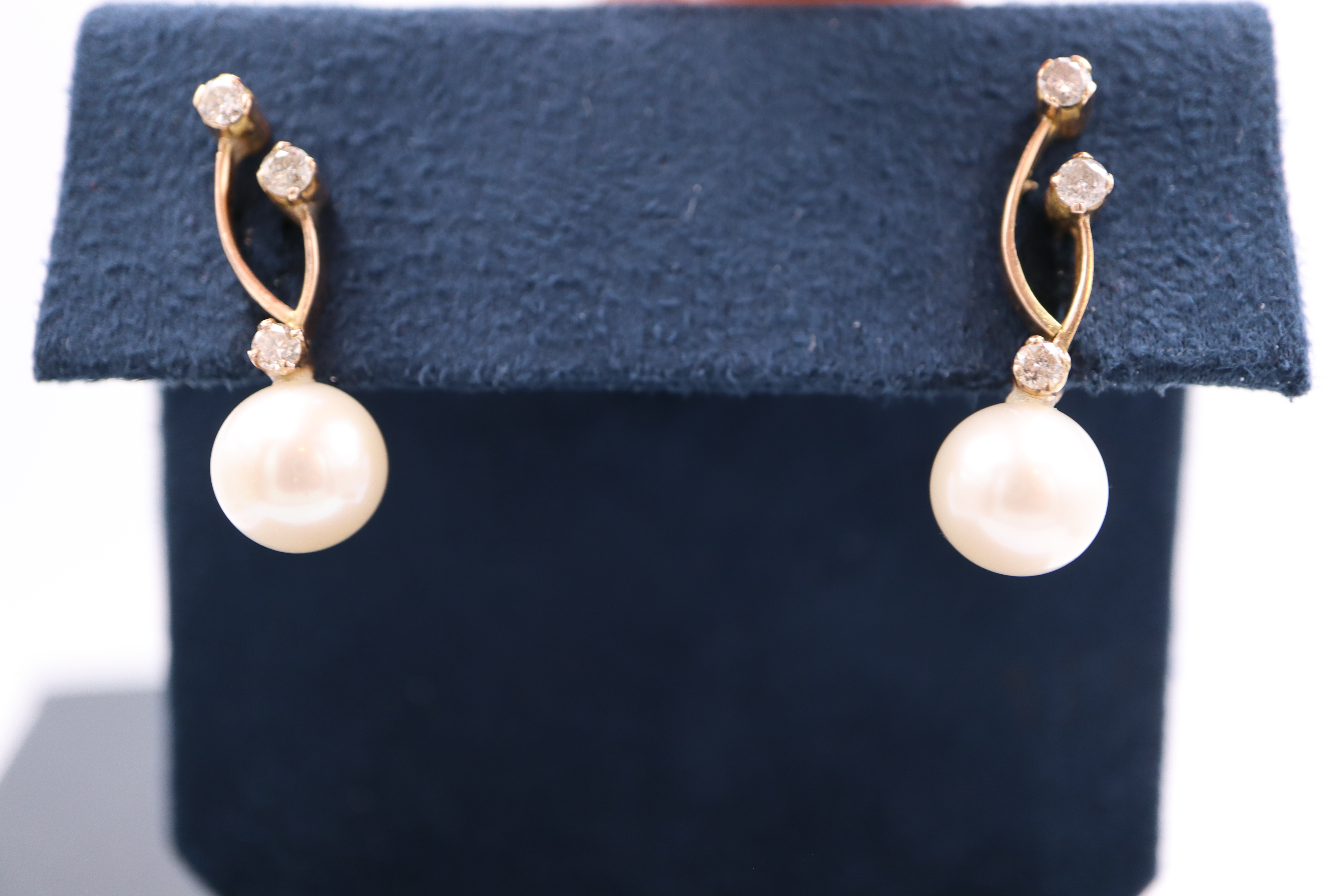 18K GOLD DIAMOND & PEARL EARRINGS