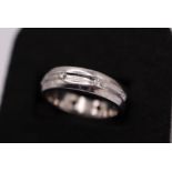 PLATINUM '950' & DIAMOND RING (0.40CT) - UK SIZE: M 1/2