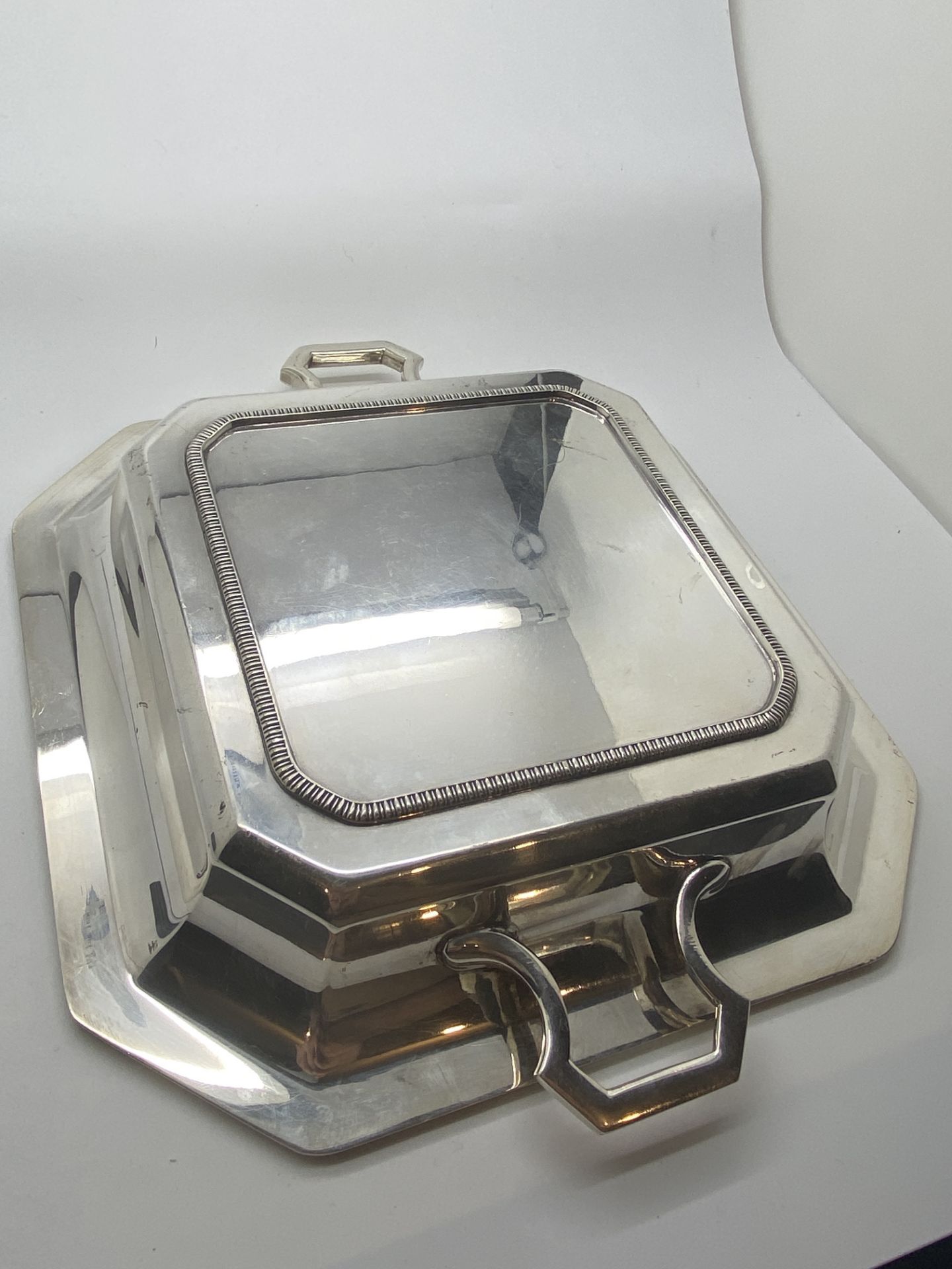 HEAVY SILVER COLOURED METAL TRAY APPROX 8.5" X 8.5" - Image 4 of 4