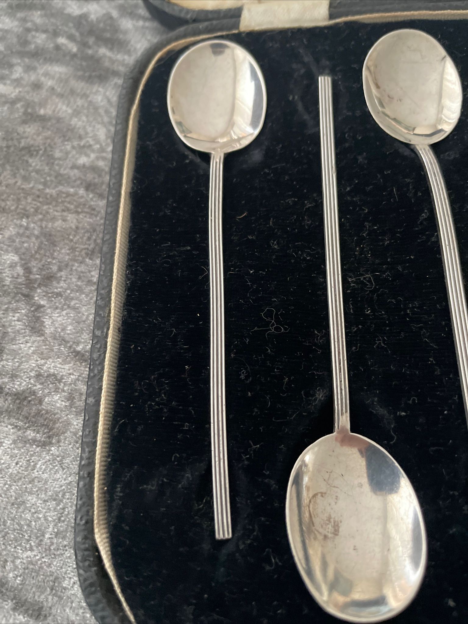 FINE BOXED STYLISH SILVER TEASPOON SET BY ROBERT PRINGLE & SON  - Image 3 of 8