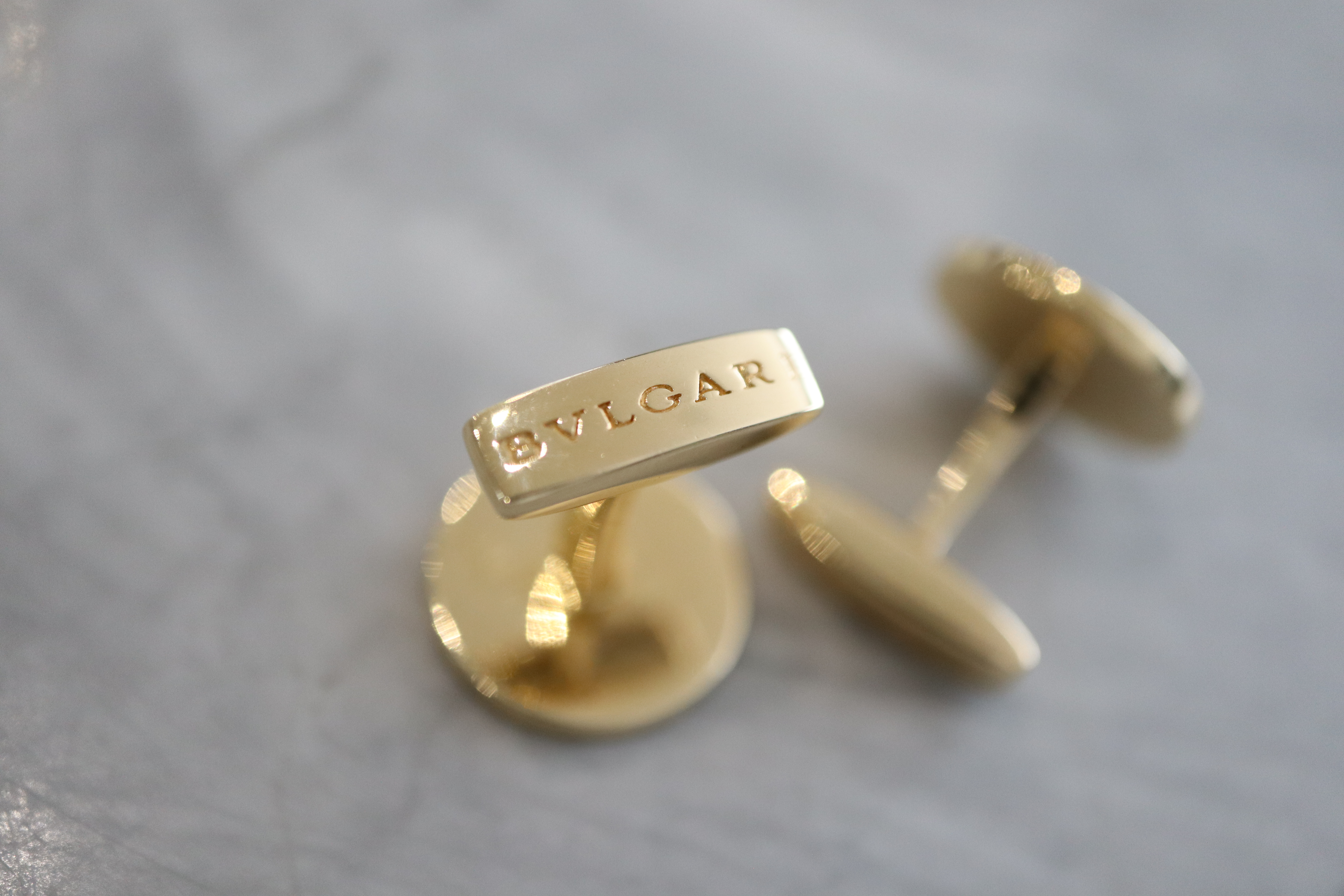 BVLGARI 18CT GOLD & BLACK ONYX CUFFLINKS - (12.9g) - Image 3 of 5