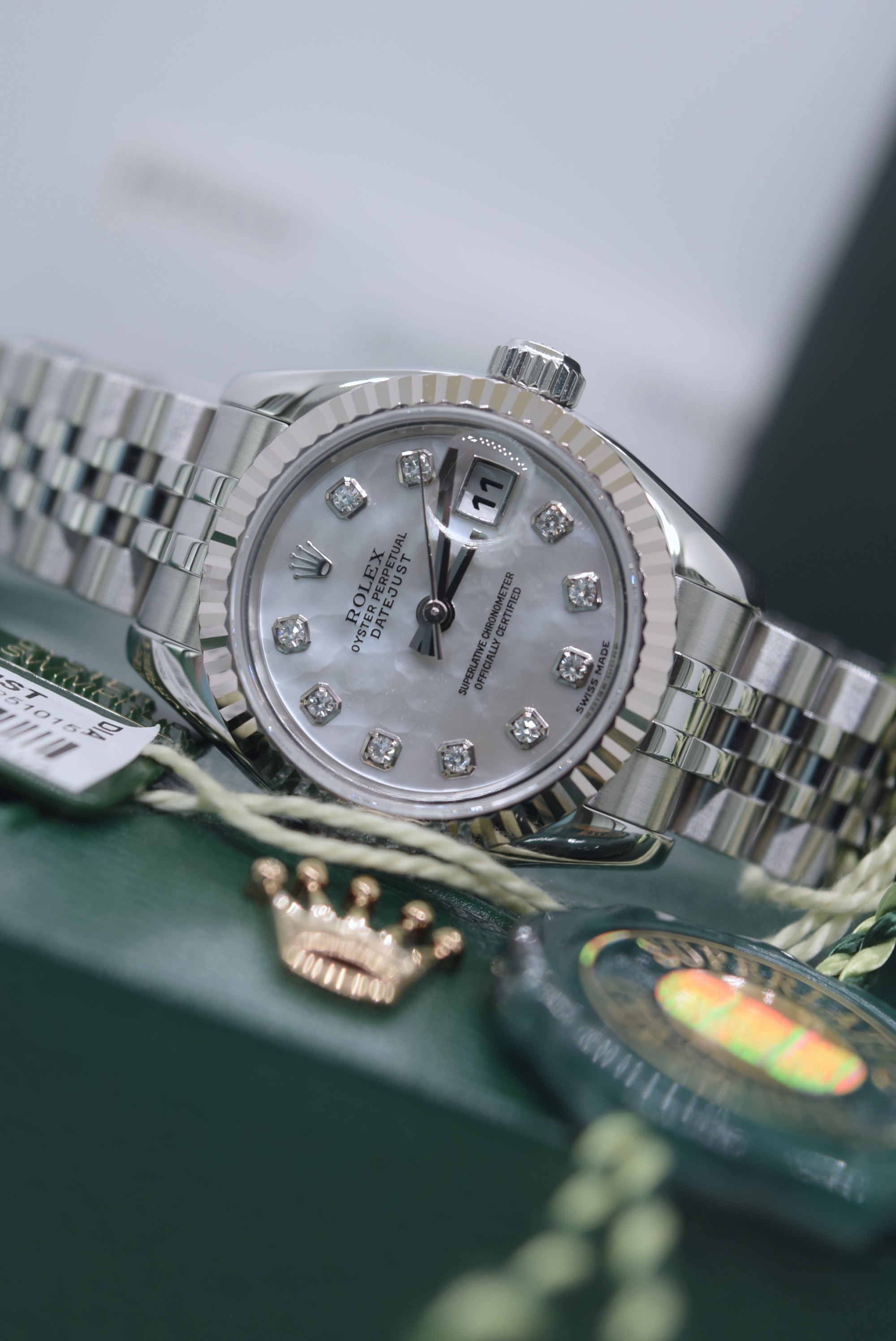 ROLEX DATEJUST REF. 179174 *FULL SET* FACTORY *RARE* WHITE/ SILVER PEARL DIAMOND DIAL - Image 26 of 46