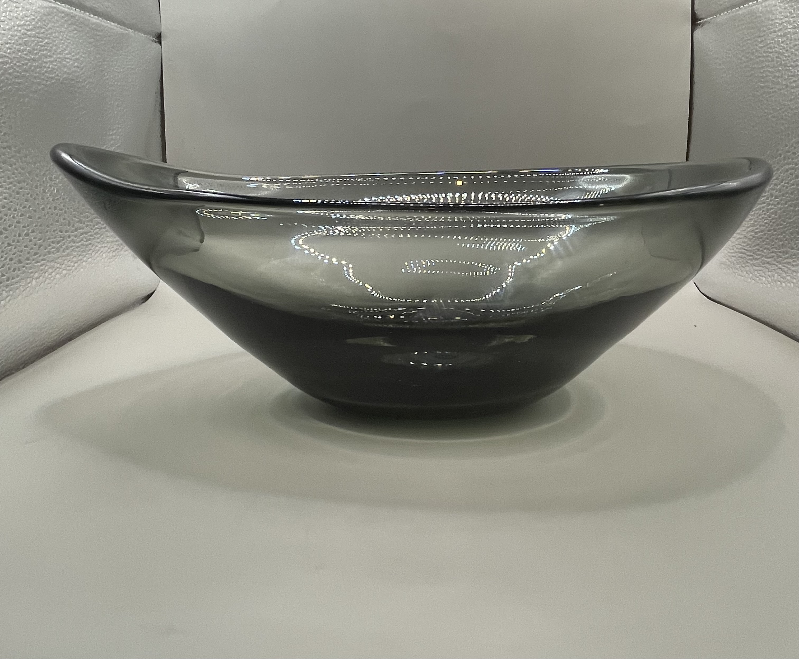 Lovely large Smokey black Murano/ Whitefriars Glass Bowl Centrepiece smooth design. - Bild 2 aus 10