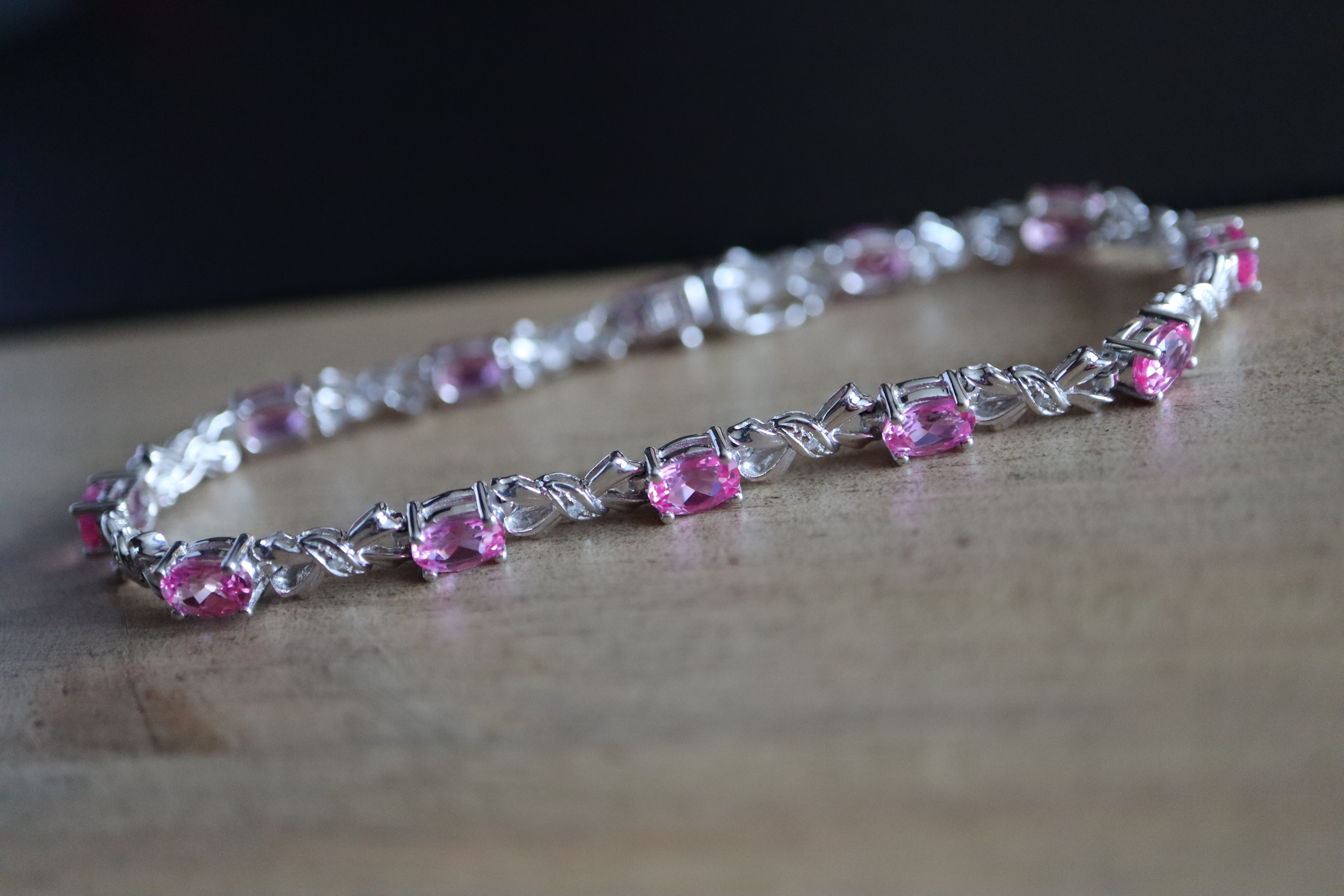 STUNNING PINK SAPPHIRE & DIAMOND TENNIS BRACELET ('375' 9K WHITE GOLD) - Image 4 of 5