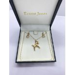 9ct YELLOW GOLD HORSE PENDANT & CHAIN WITH STIRRUP EARRINGS 