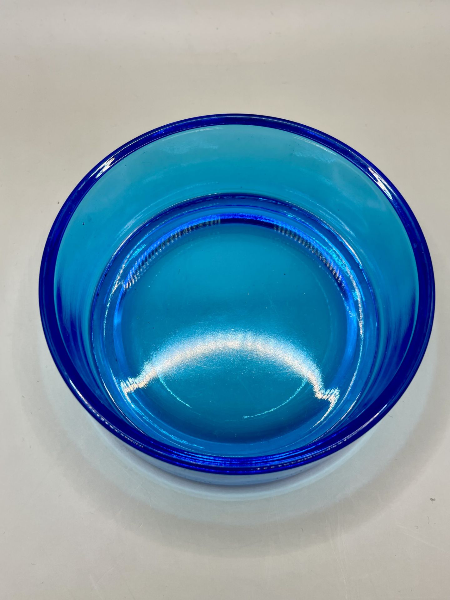 Vintage Martinsville Peacock Blue Glass Powder Box - Image 2 of 5