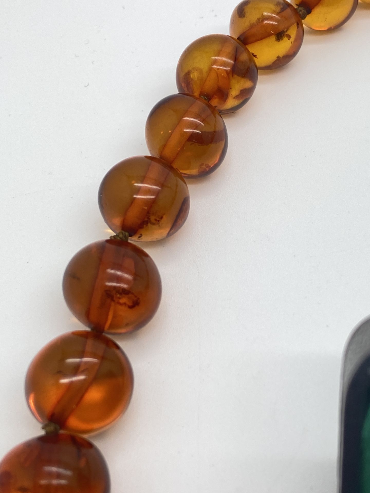 ANTIQUE AMBER NECKLACE APPROX. 26'' UNUSUAL STUNNING LARGE STONES WITH MATCHING EARRINGS - Image 4 of 5