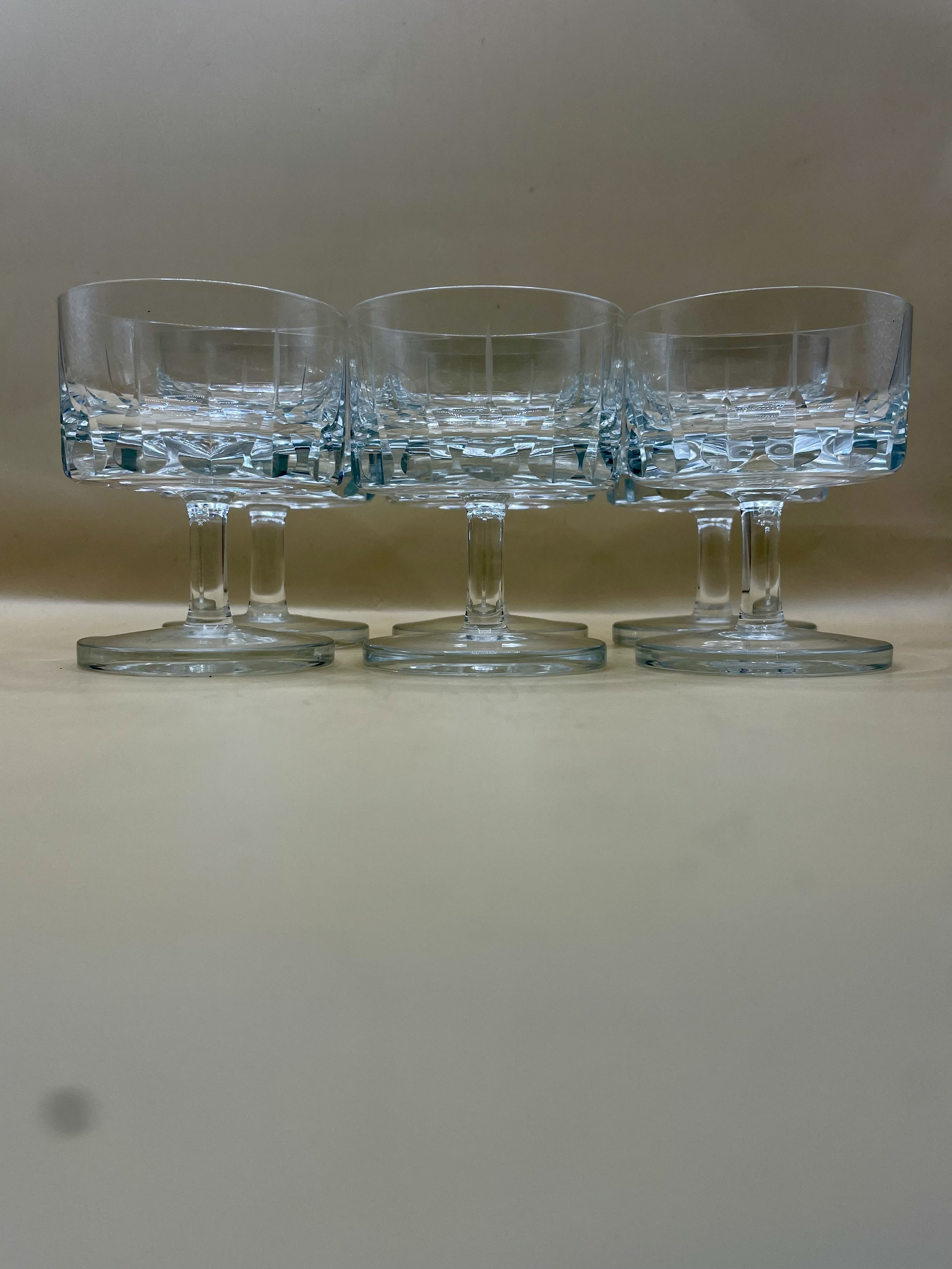 Six 1960s glass sherry glasses excellent condition. - Image 2 of 4