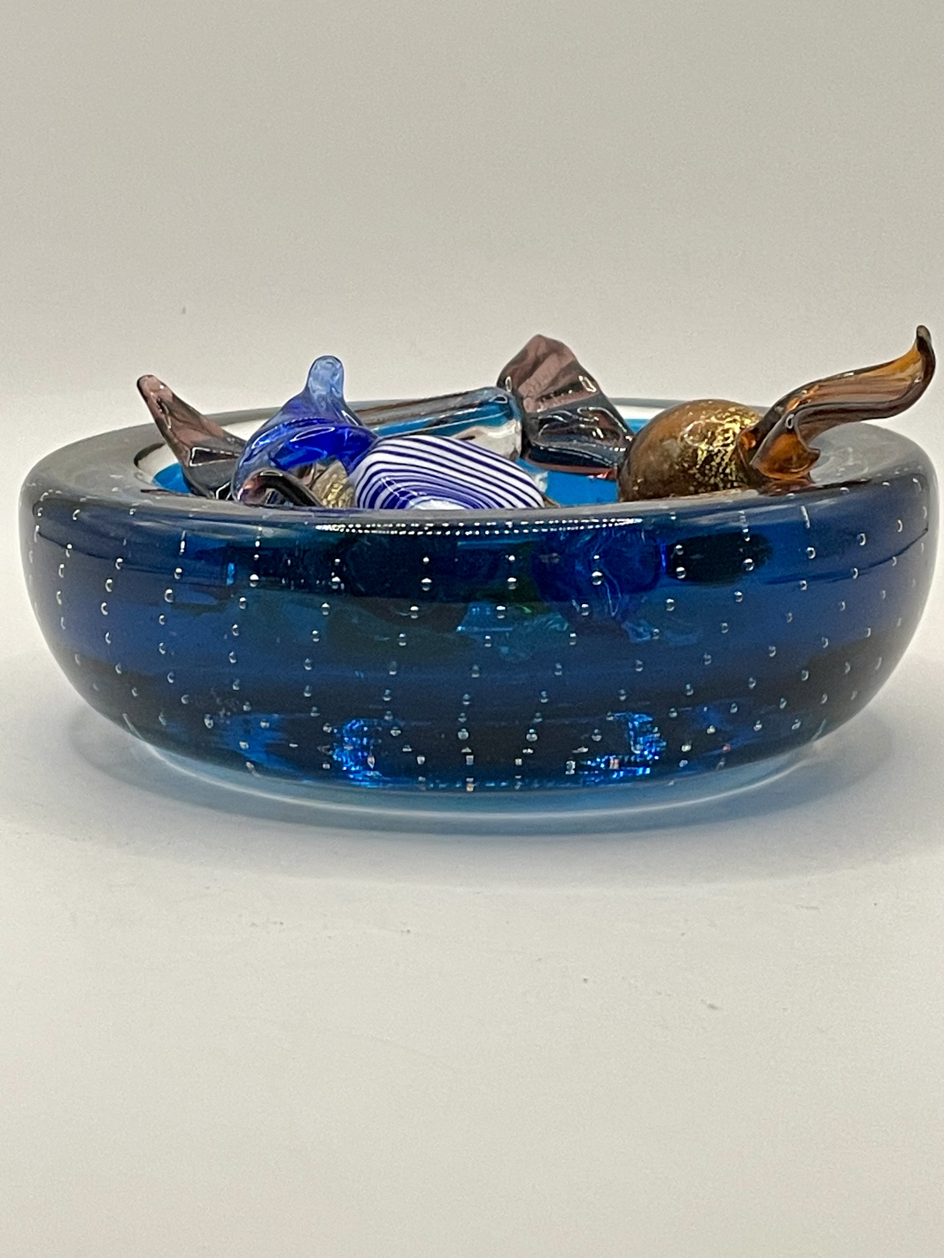 MURANO 1950's MID CENTURY CONTROLLED BUBBLE BLOWN ASHTRAY POT WITH MURANO GLASS SWEETS - Image 4 of 13