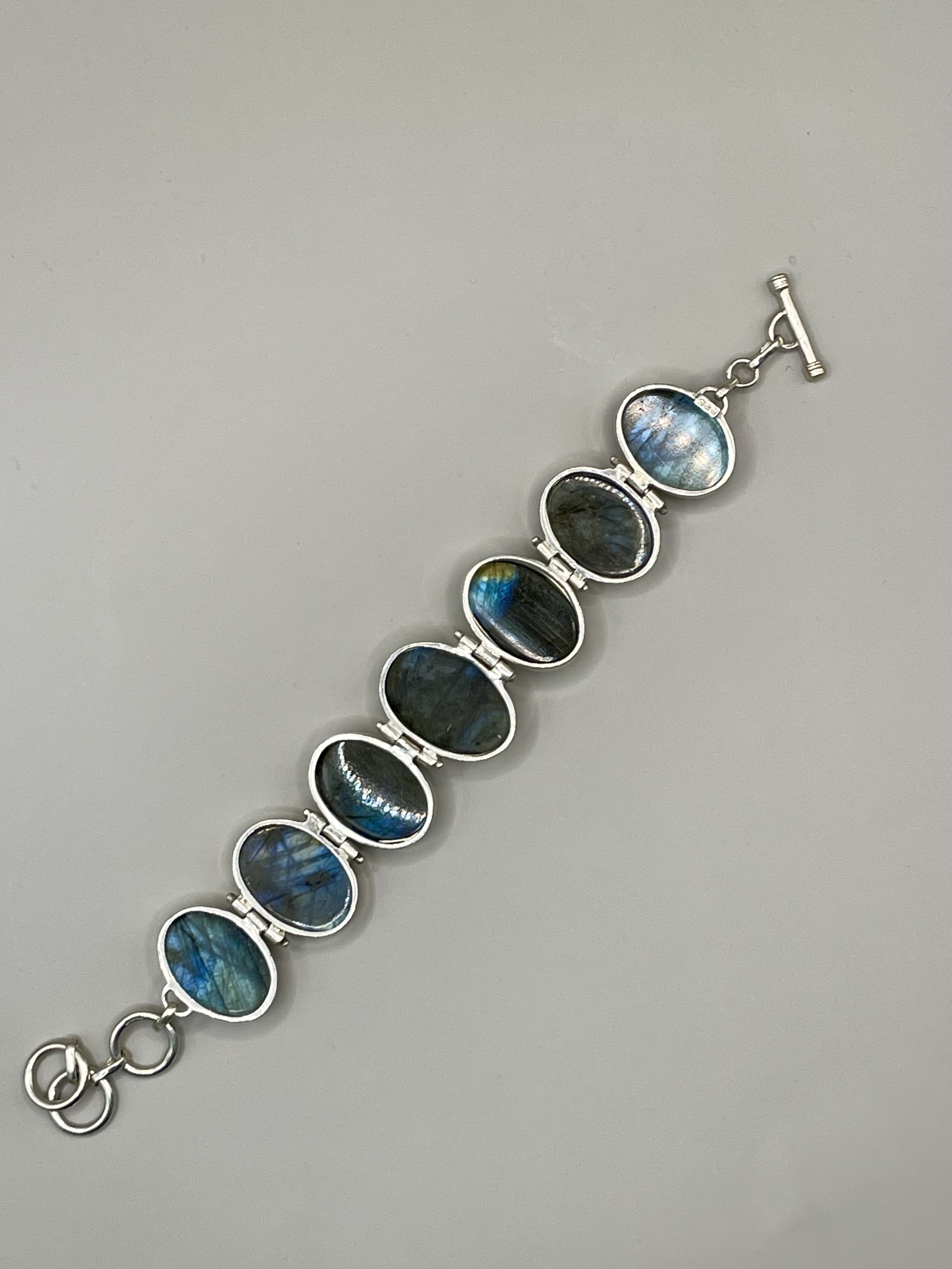 SILVER CABOCHON LABRADORITE BRACELET Lovely condition&nbsp; - Image 5 of 6