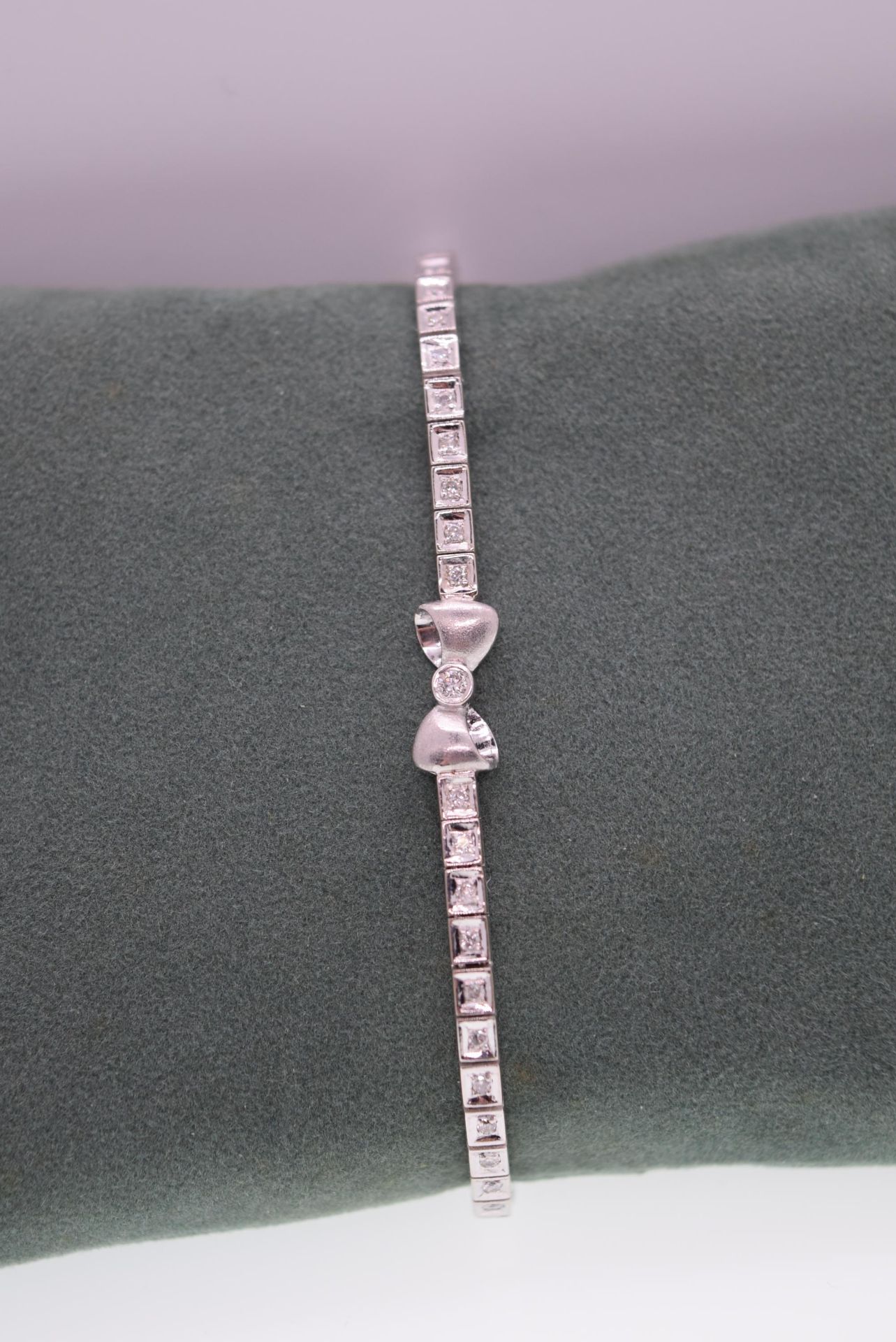 14K WHITE GOLD BOD DESIGN DIAMOND TENNIX BRACELET APPROX. 1.7CT VS