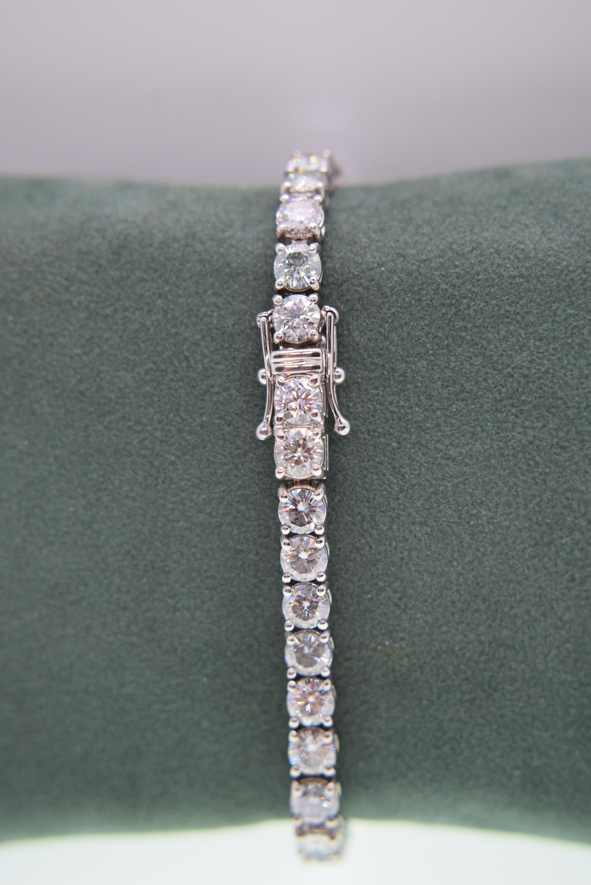 18K WHITE GOLD TENNIS BRACELET (APPROX. 14.00CT MOISSANITES) - WEIGHT: 18.4 GRAMS