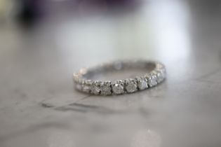 2.00CT DIAMOND ETERNITY RING (ROUND CUT DIAMONDS) - 18K WHITE GOLD (SIZE: R)