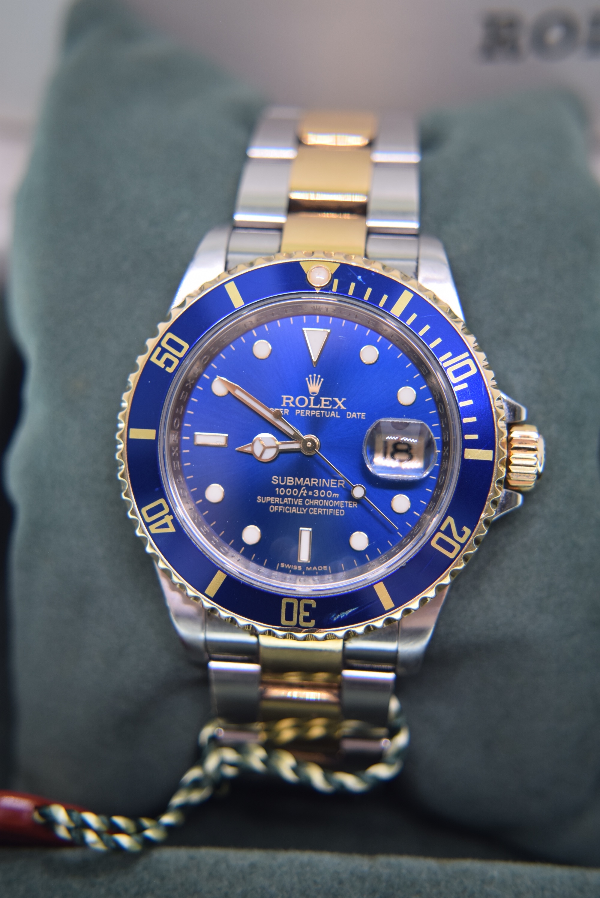 SUPER RARE 2009 ROLEX REF. 16613LB SUBMARINER "V SERIAL" LAST EDITION NON CERAMIC - Image 7 of 20